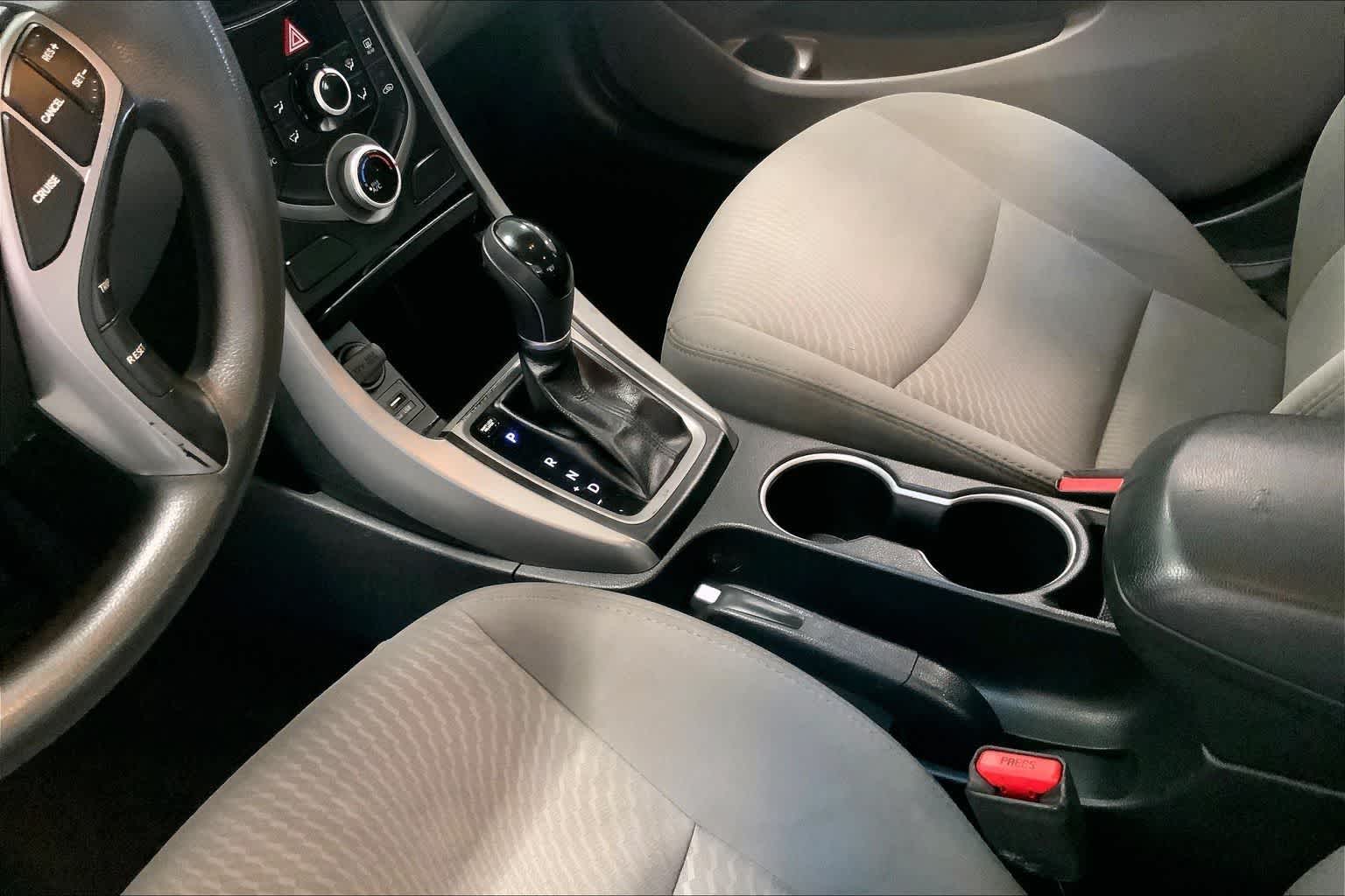 Thumbnail: 2016 Hyundai Elantra - 15