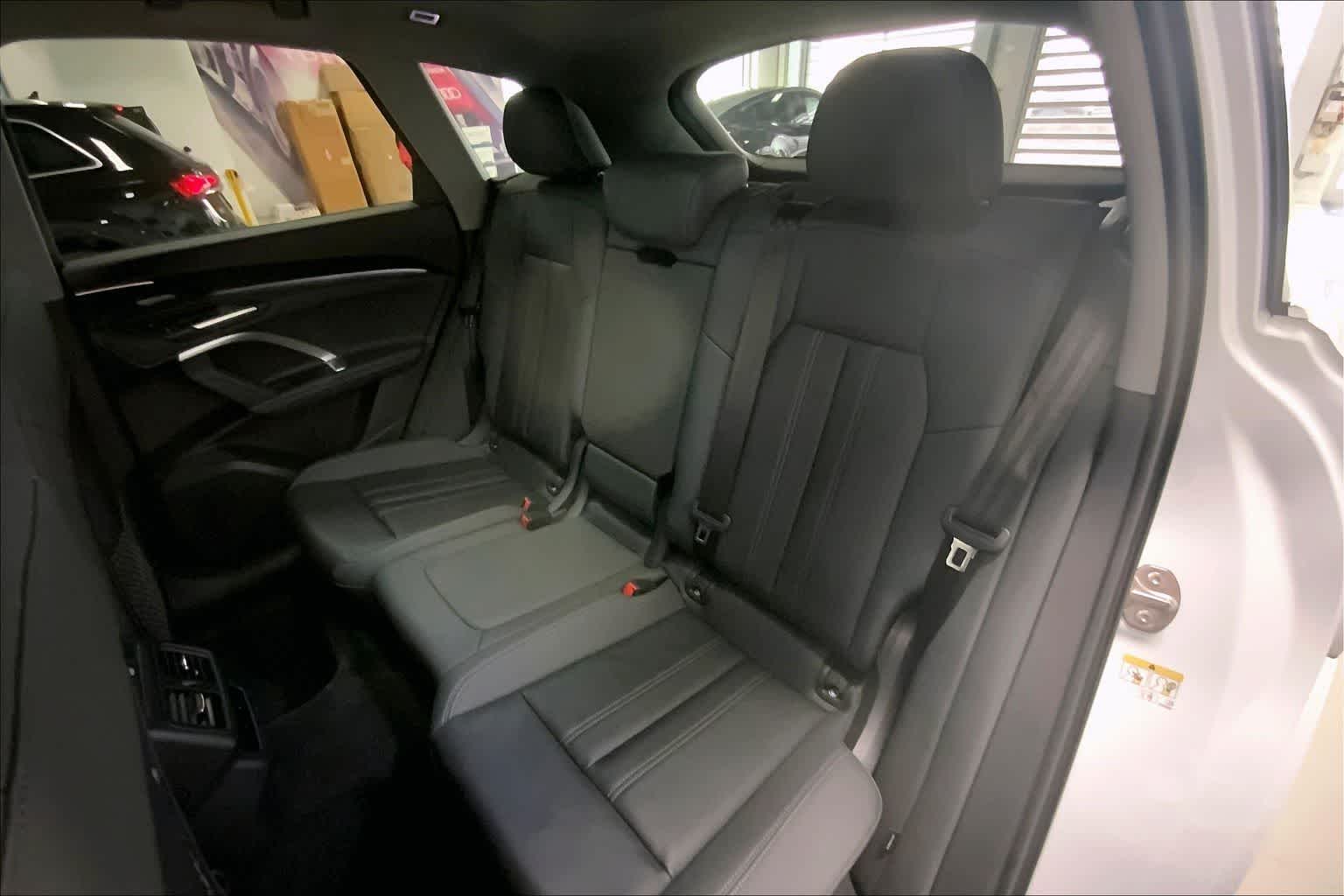 Thumbnail: 2025 Audi Q5 - 26