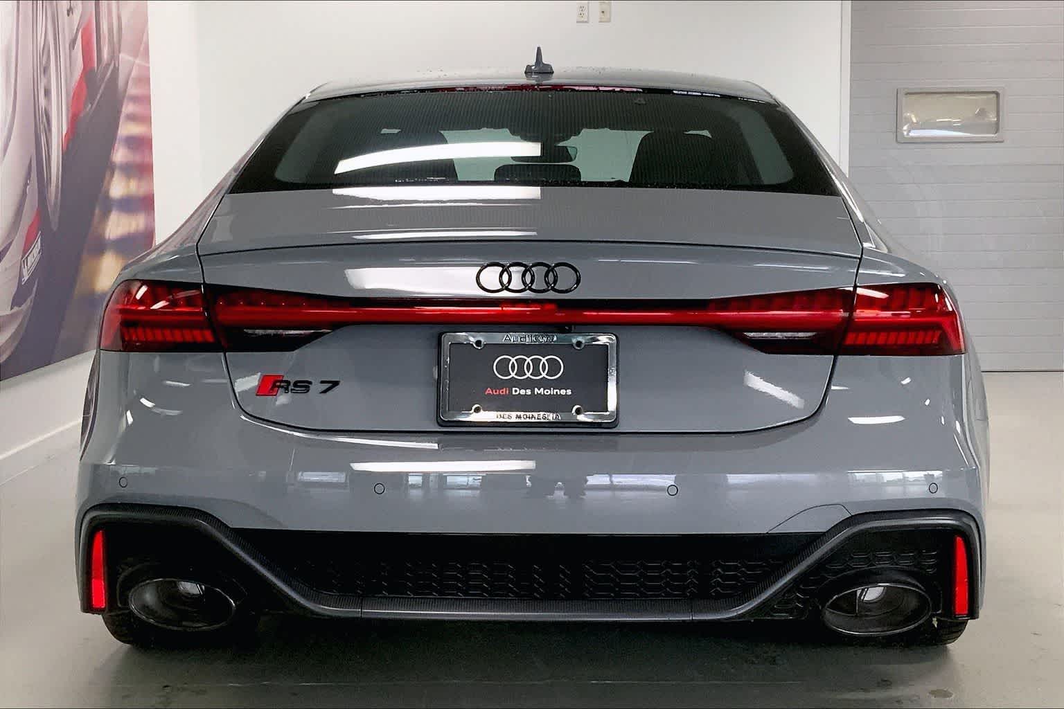 Thumbnail: 2026 Audi RS 7 - 5
