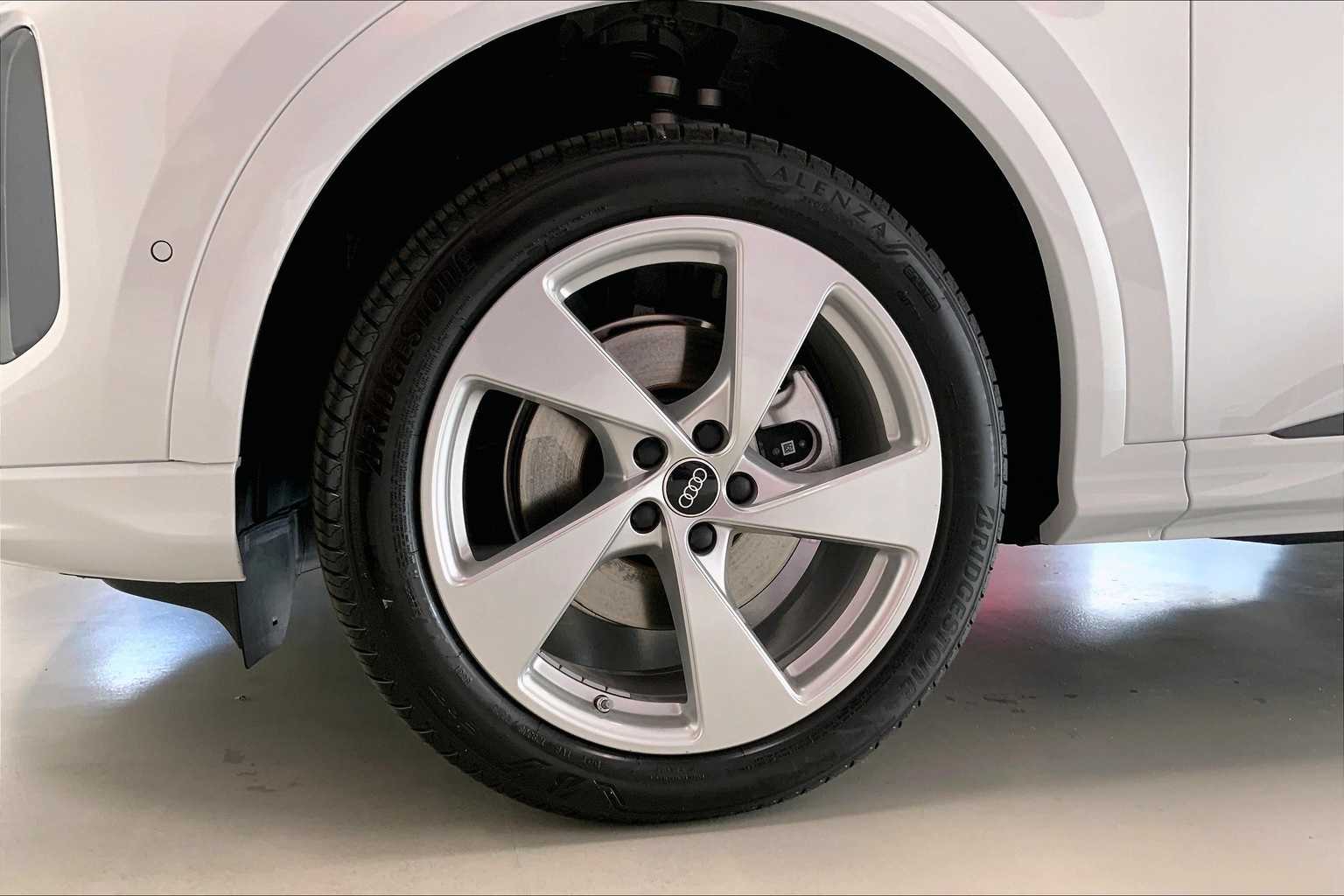 Thumbnail: 2025 Audi Q5 - 8