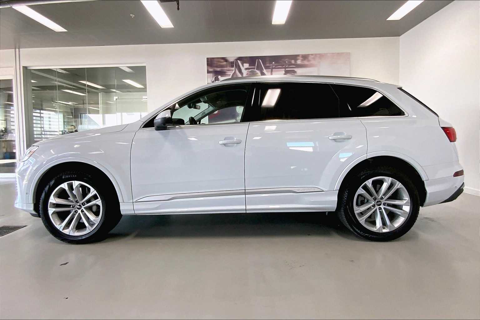 Thumbnail: 2025 Audi Q7 - 3