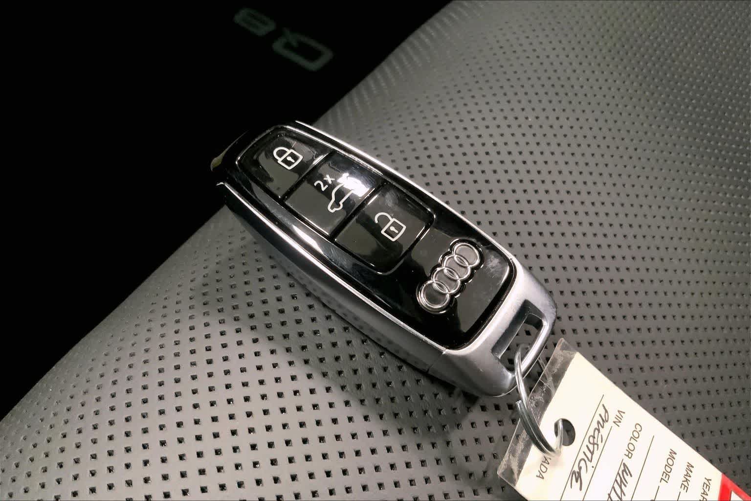 Thumbnail: 2026 Audi Q8 - 20