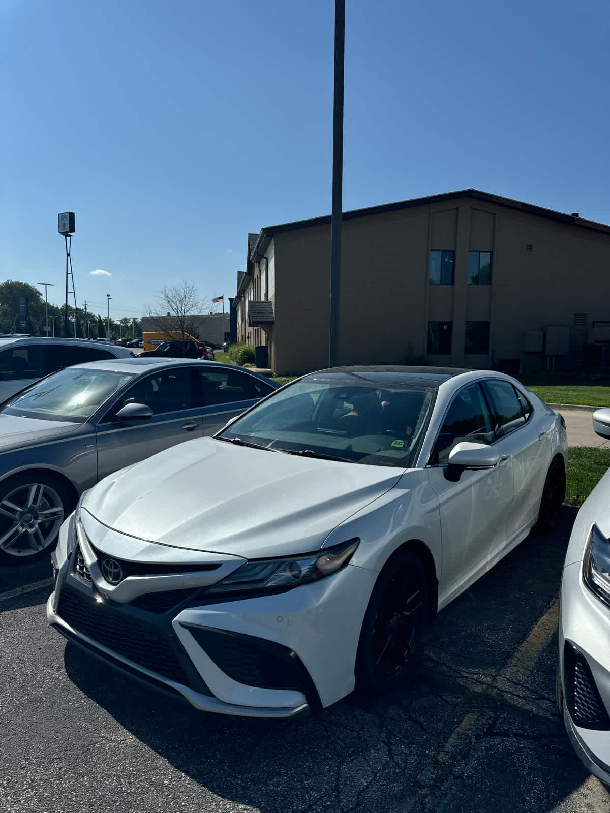 Thumbnail: 2022 Toyota Camry - 3