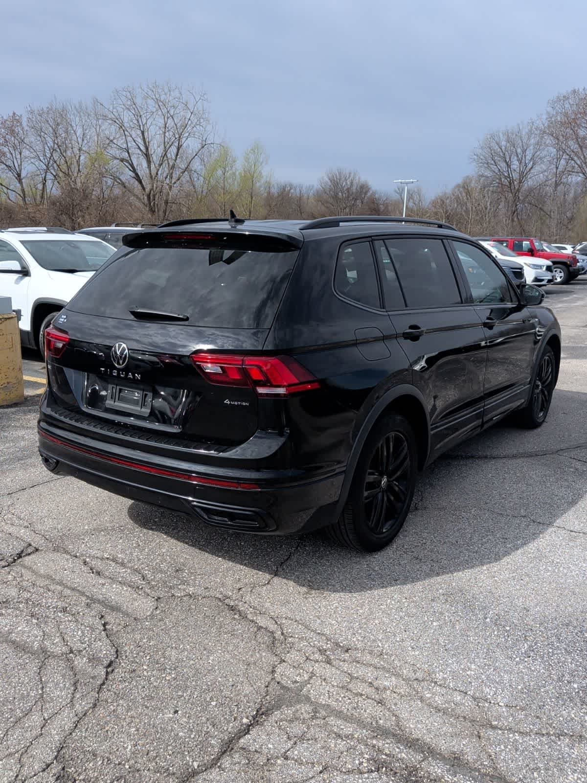 Thumbnail: 2022 Volkswagen Tiguan - 7