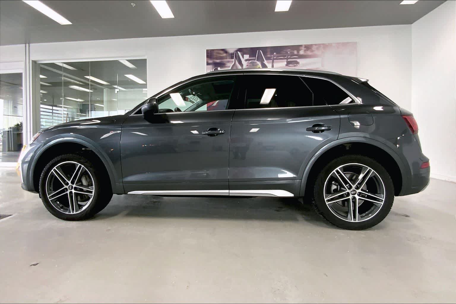 Thumbnail: 2025 Audi Q5 - 3