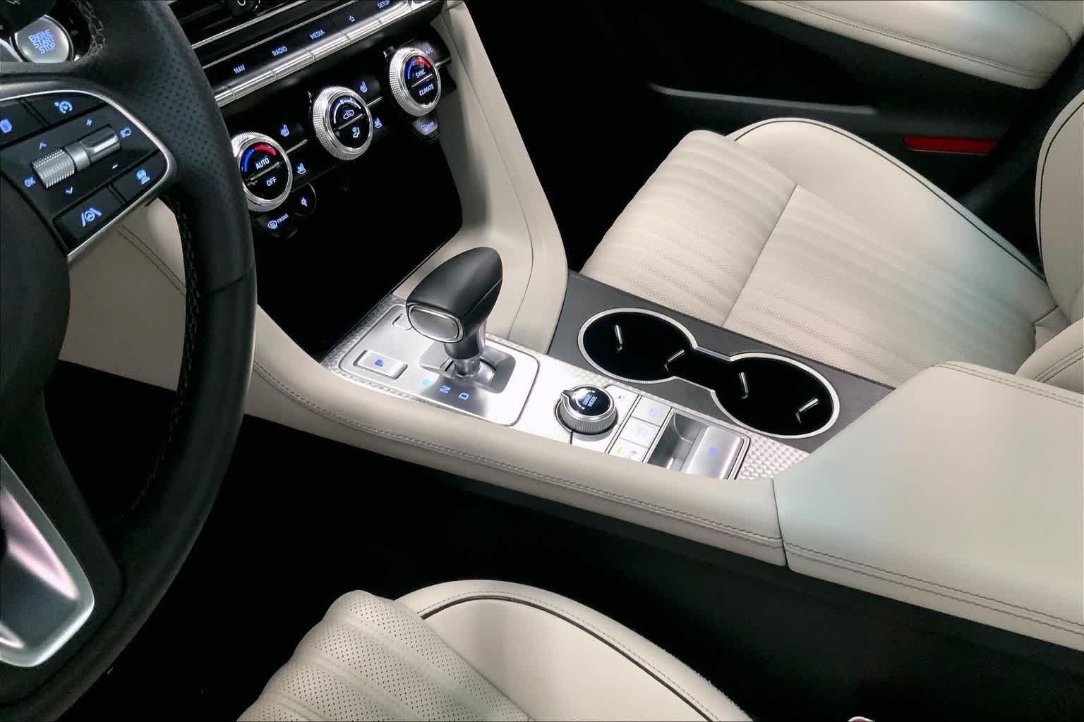 Thumbnail: 2023 Genesis G70 - 15