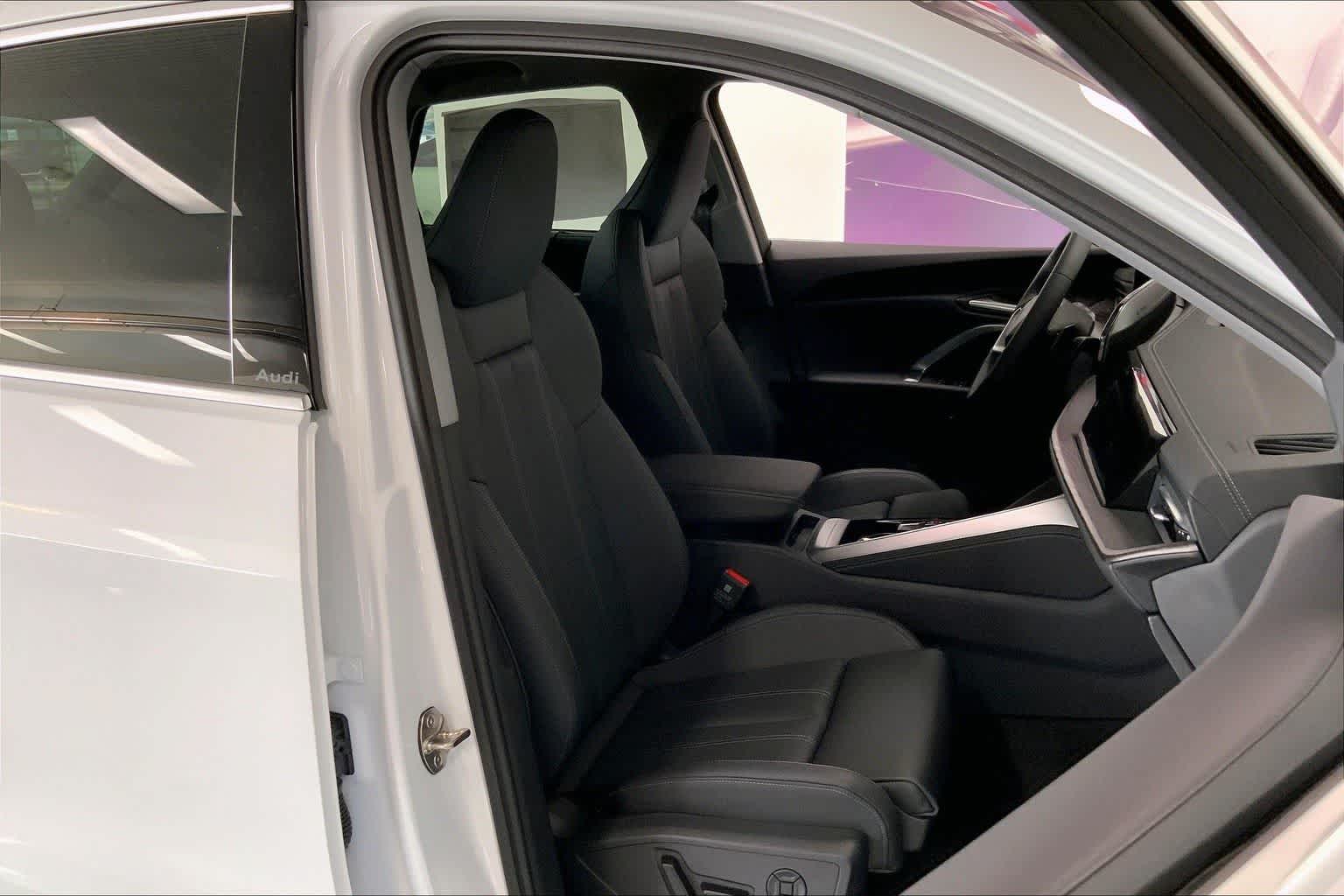 Thumbnail: 2025 Audi Q5 - 14