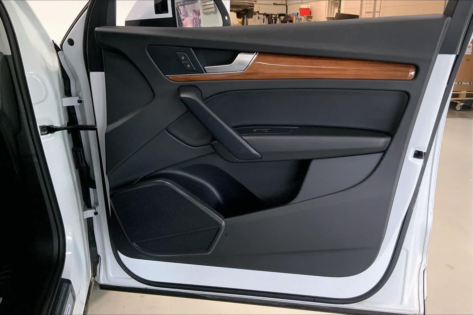 Thumbnail: 2023 Audi Q5 - 25