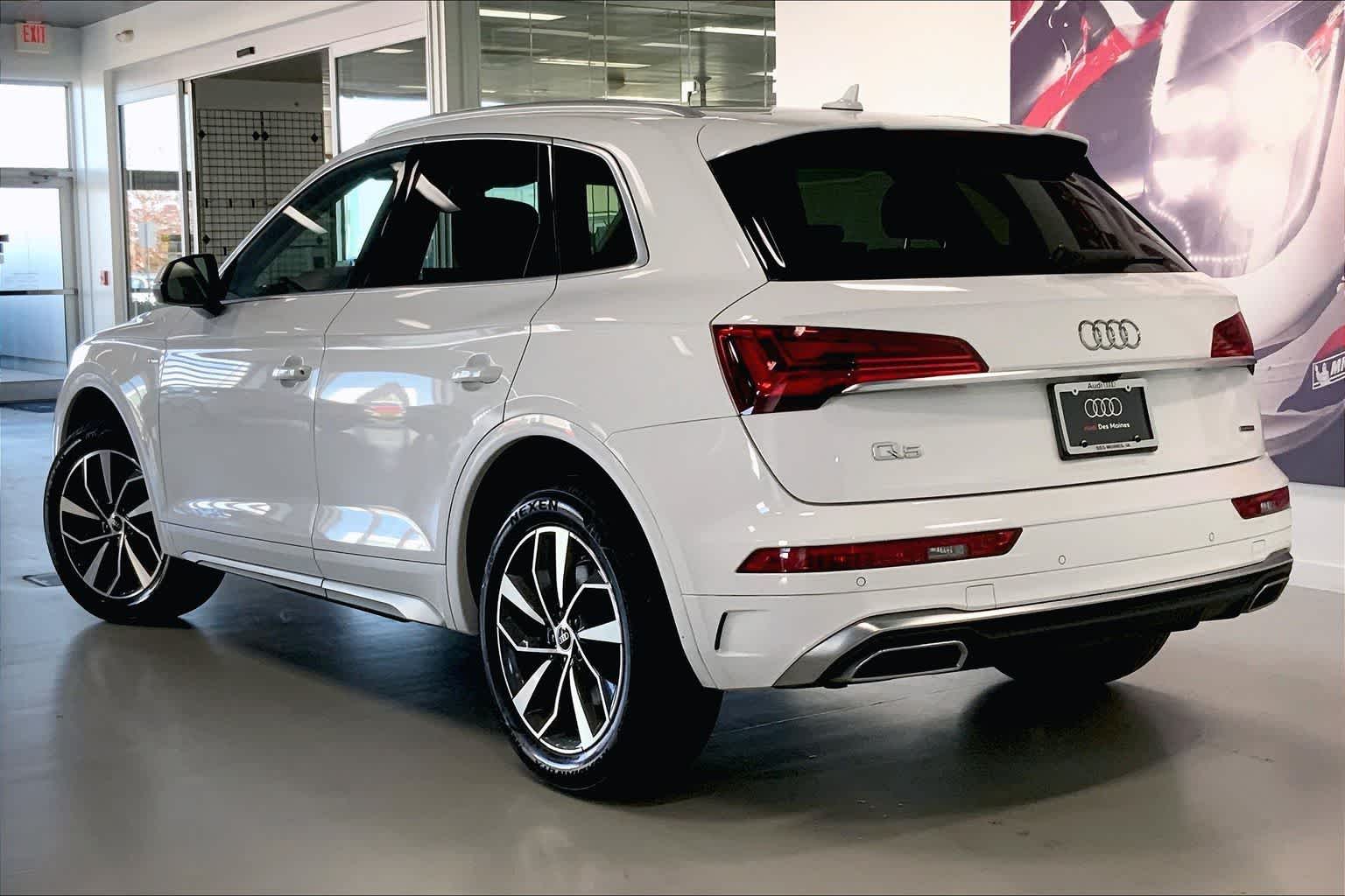 Thumbnail: 2022 Audi Q5 - 4
