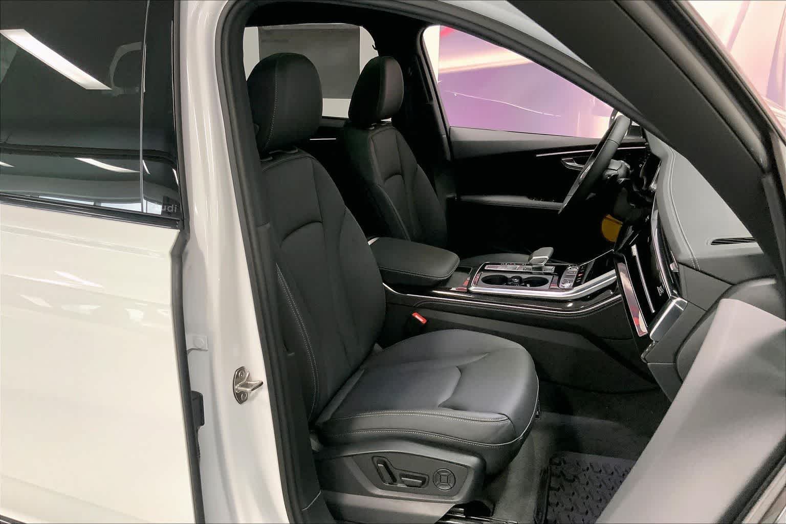 Thumbnail: 2026 Audi Q7 - 14