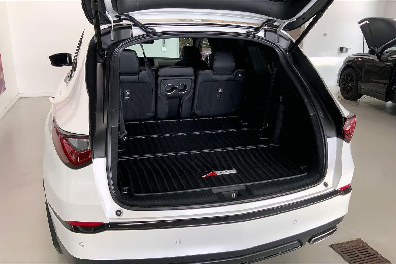 Thumbnail: 2022 Acura MDX - 15