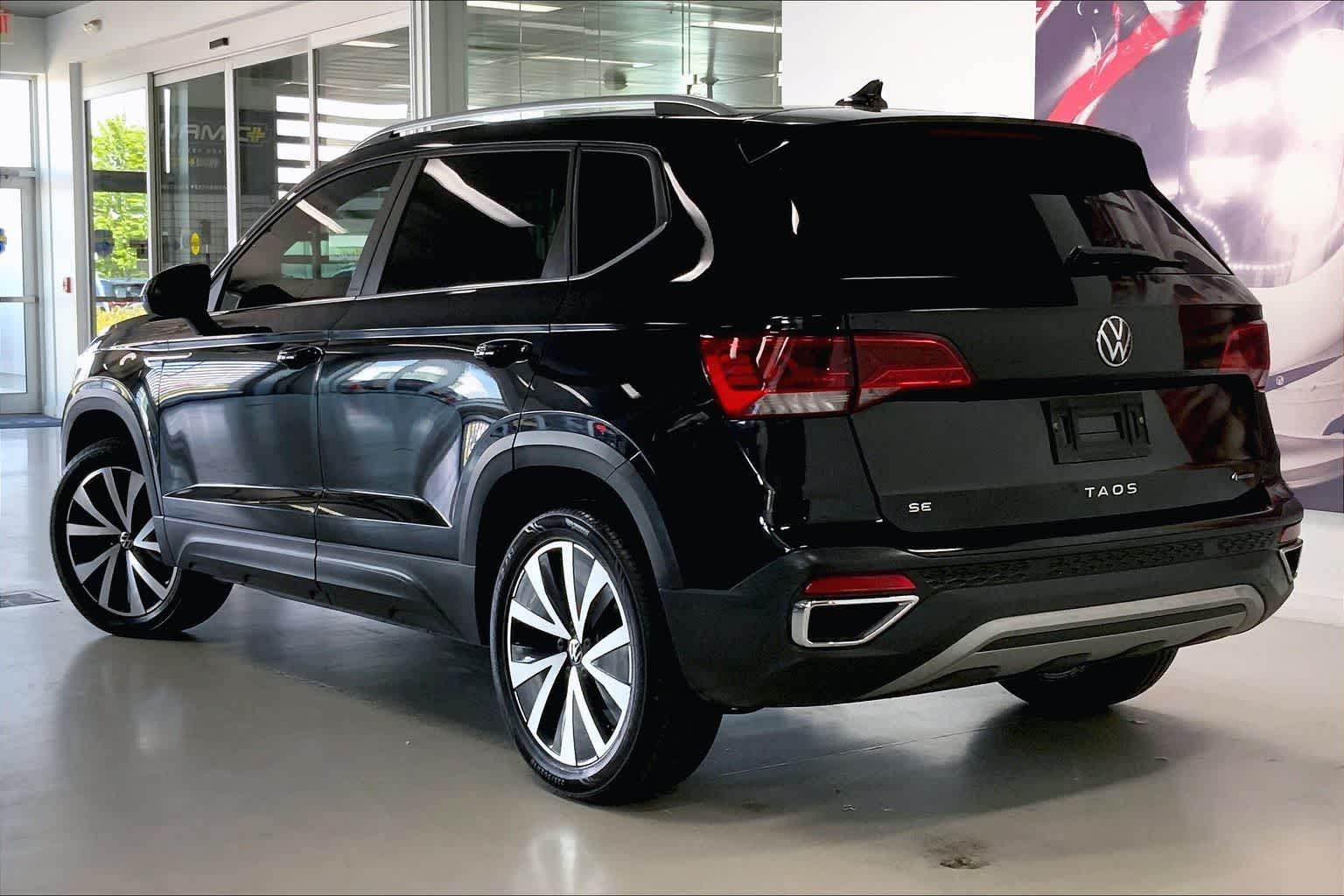 Thumbnail: 2022 Volkswagen Taos - 4
