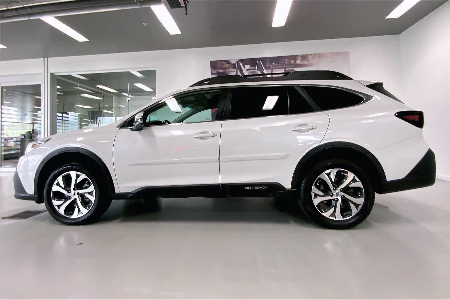 Thumbnail: 2022 Subaru Outback - 3