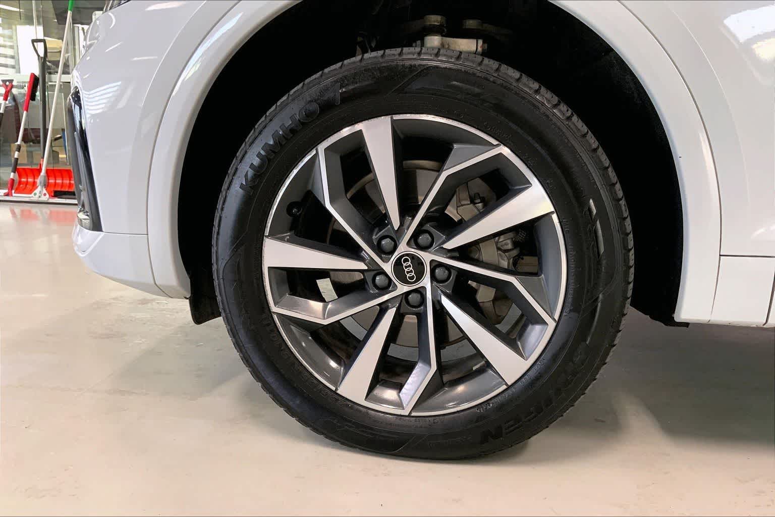 Thumbnail: 2023 Audi Q5 - 8