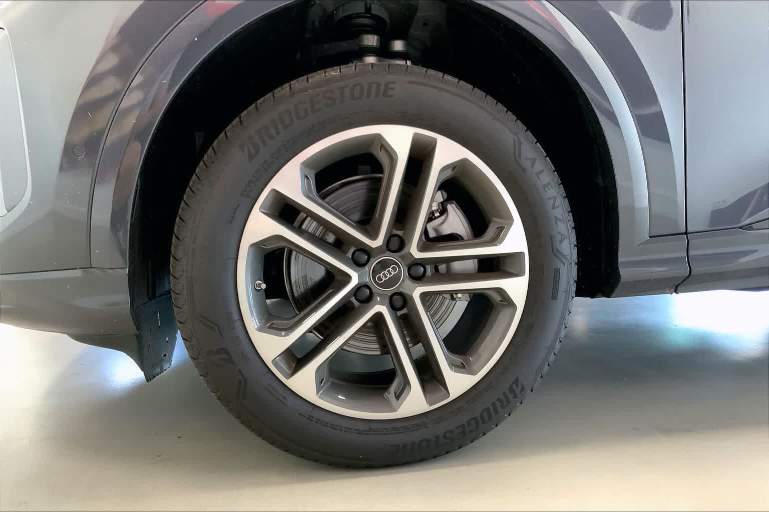 Thumbnail: 2025 Audi Q5 - 8