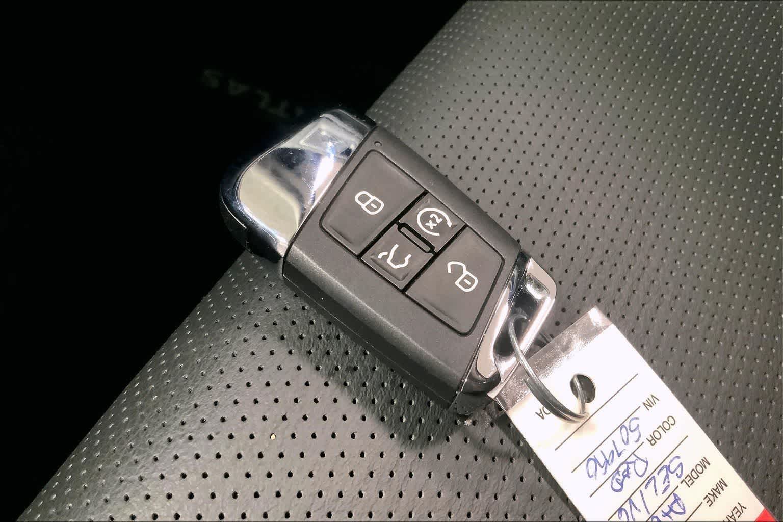 Thumbnail: 2023 Volkswagen Atlas - 18