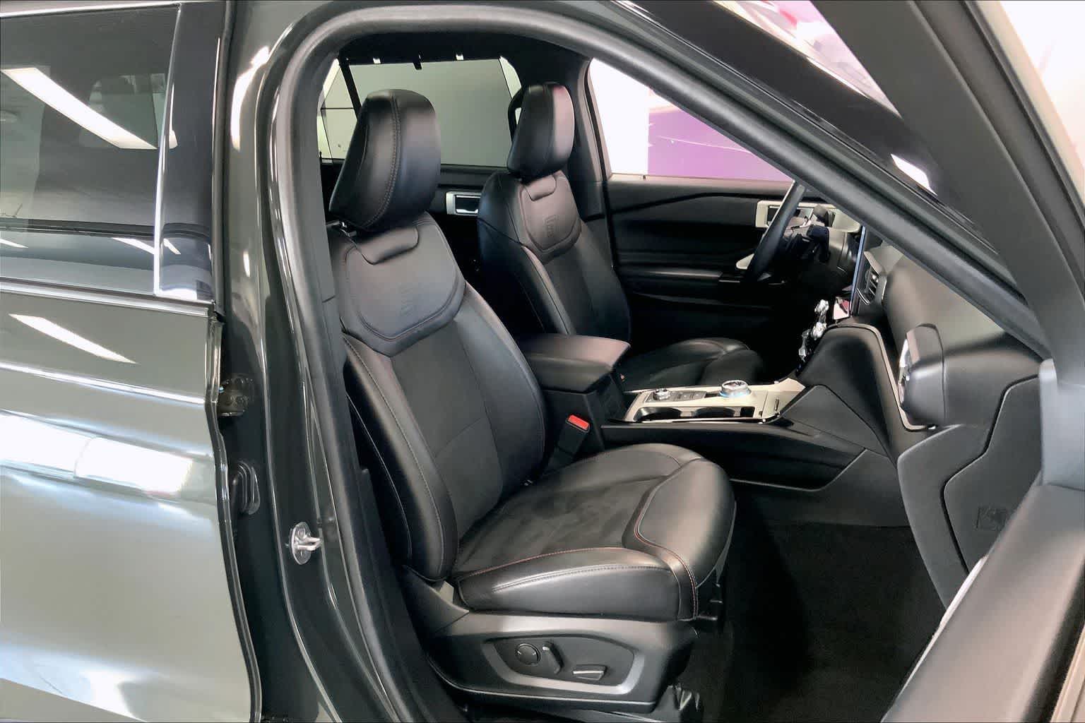 Thumbnail: 2022 Ford Explorer - 12