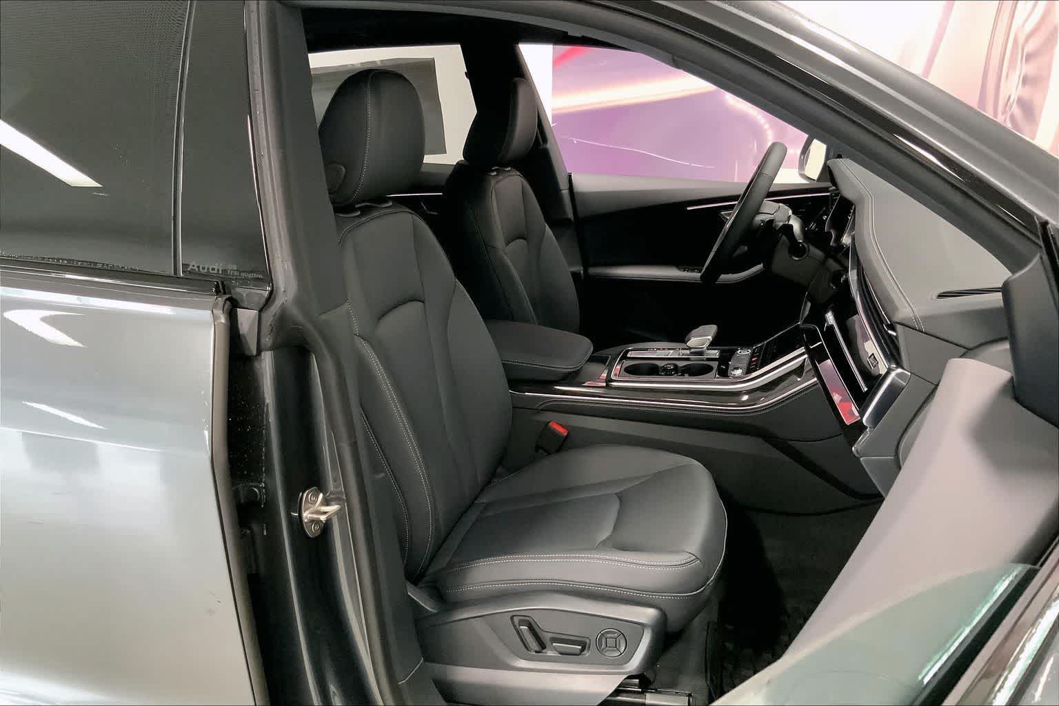 Thumbnail: 2026 Audi Q8 - 14