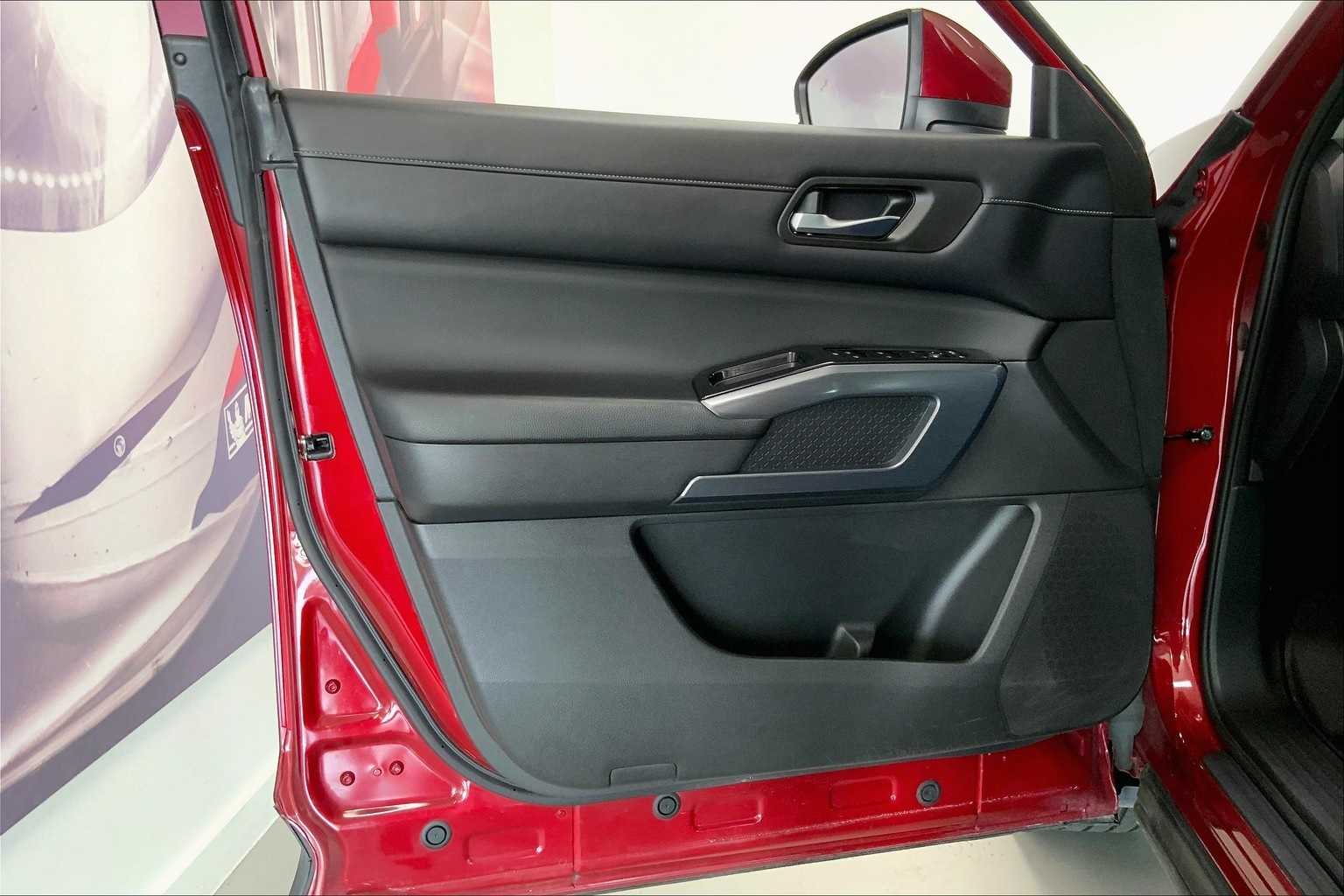 Thumbnail: 2023 Nissan Pathfinder - 24