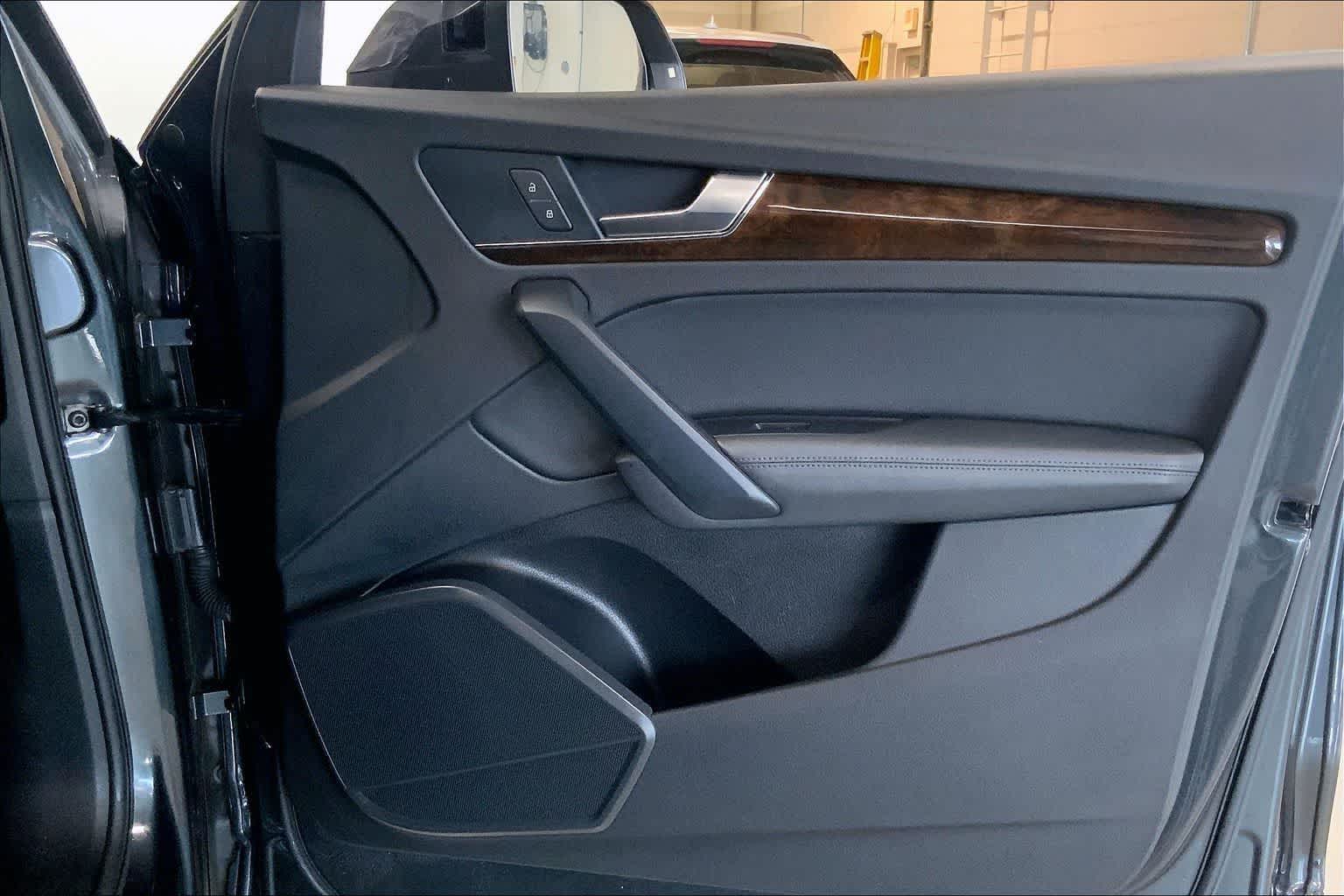 Thumbnail: 2020 Audi Q5 - 26