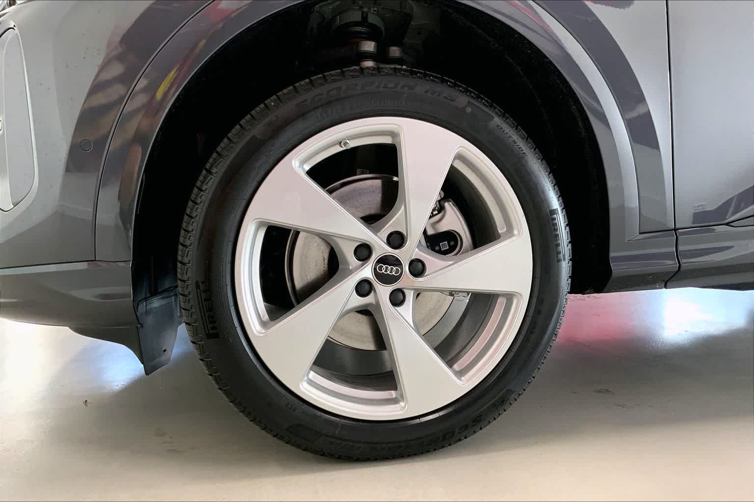 Thumbnail: 2025 Audi Q5 - 8