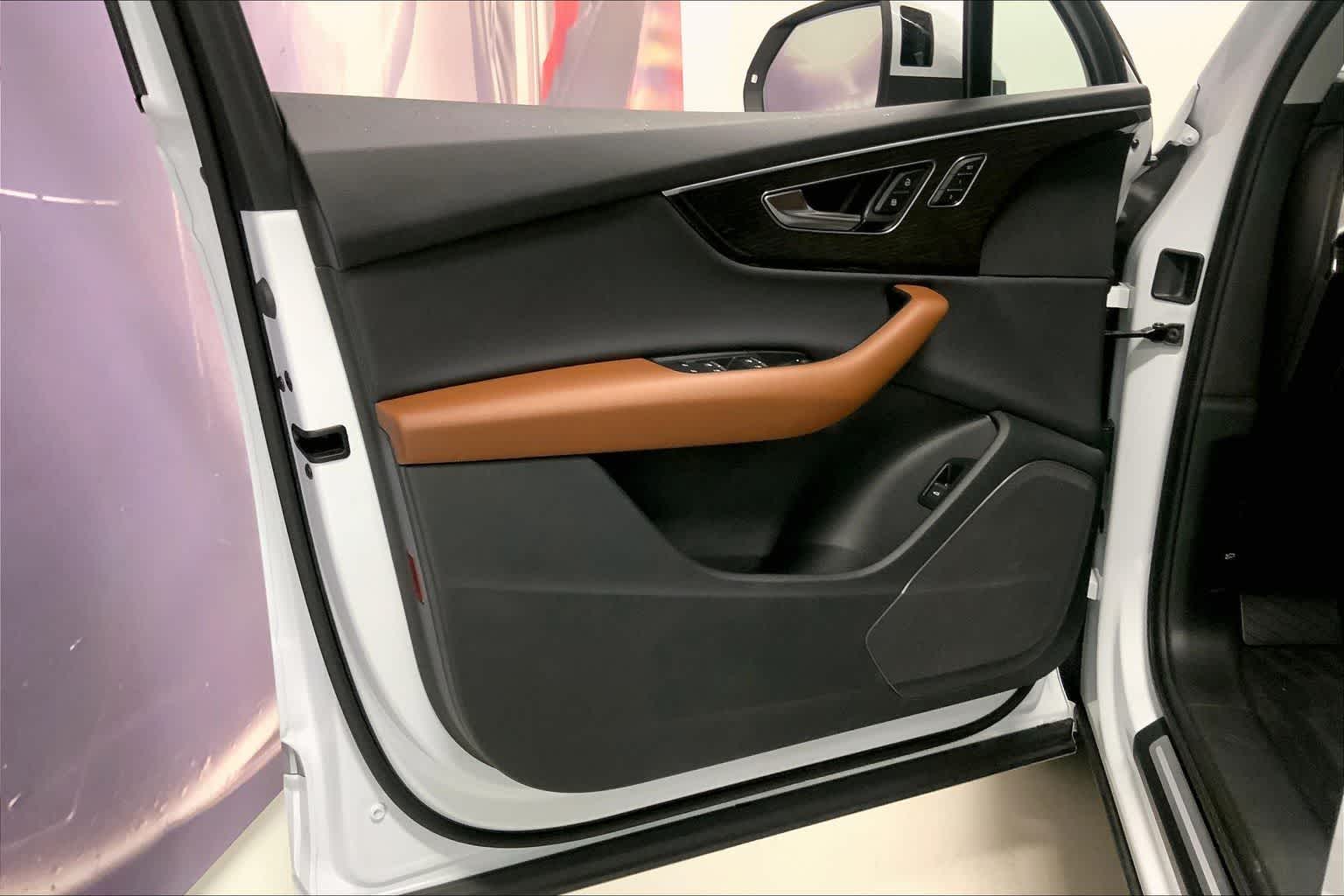 Thumbnail: 2022 Audi Q7 - 24