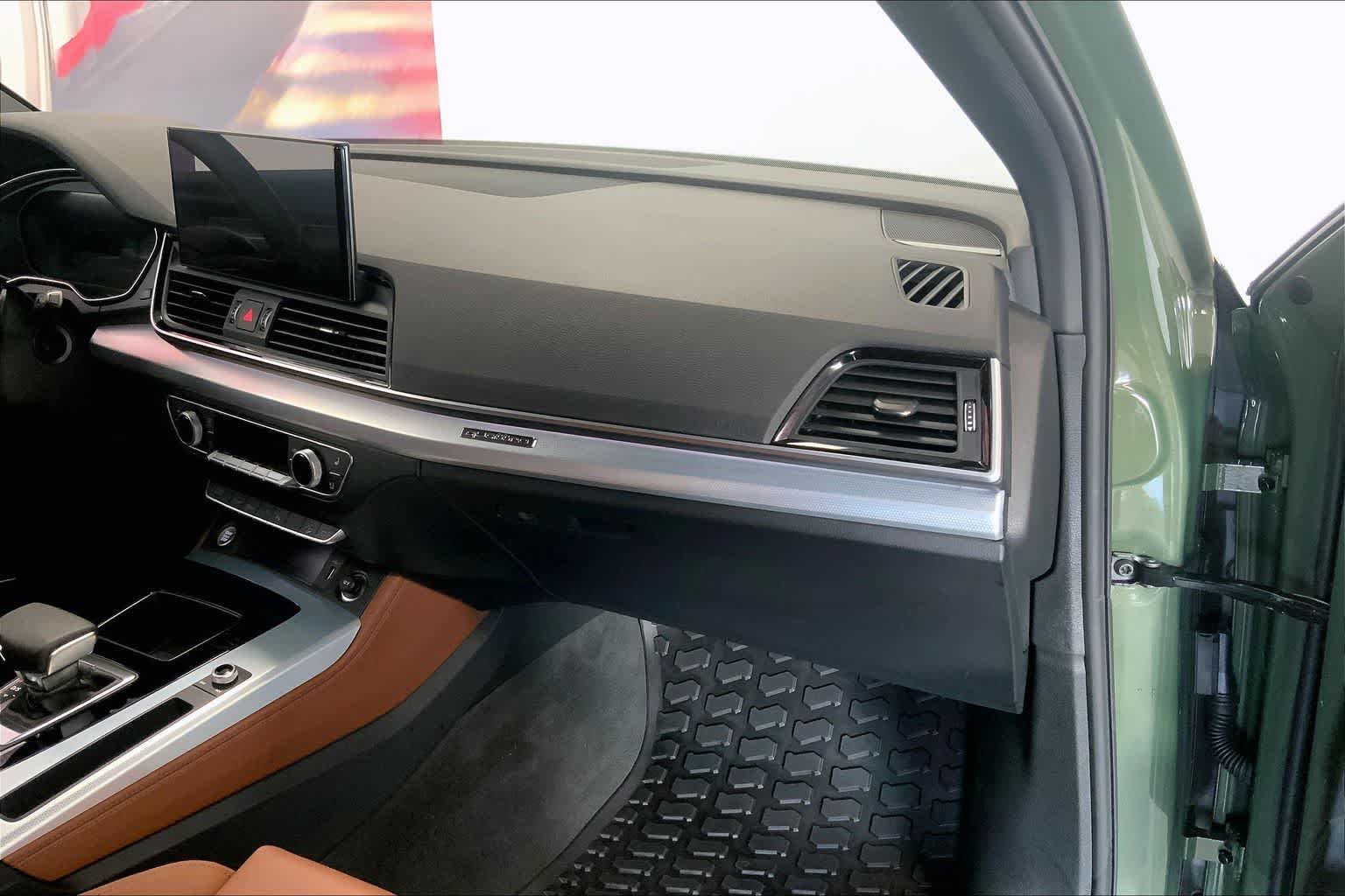 Thumbnail: 2025 Audi Q5 - 21