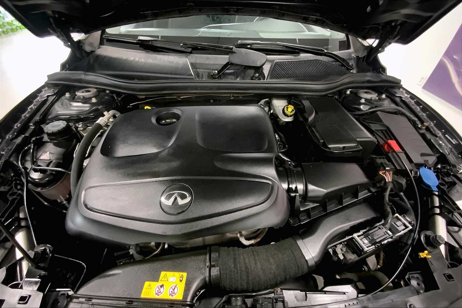 Thumbnail: 2017 INFINITI QX30 - 8