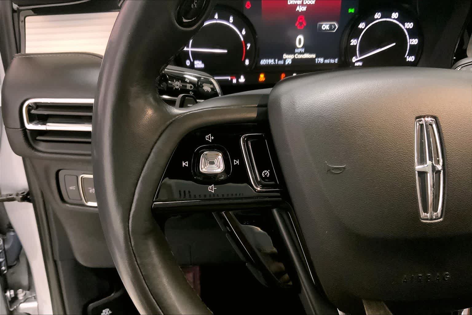 Thumbnail: 2021 Lincoln Corsair - 22