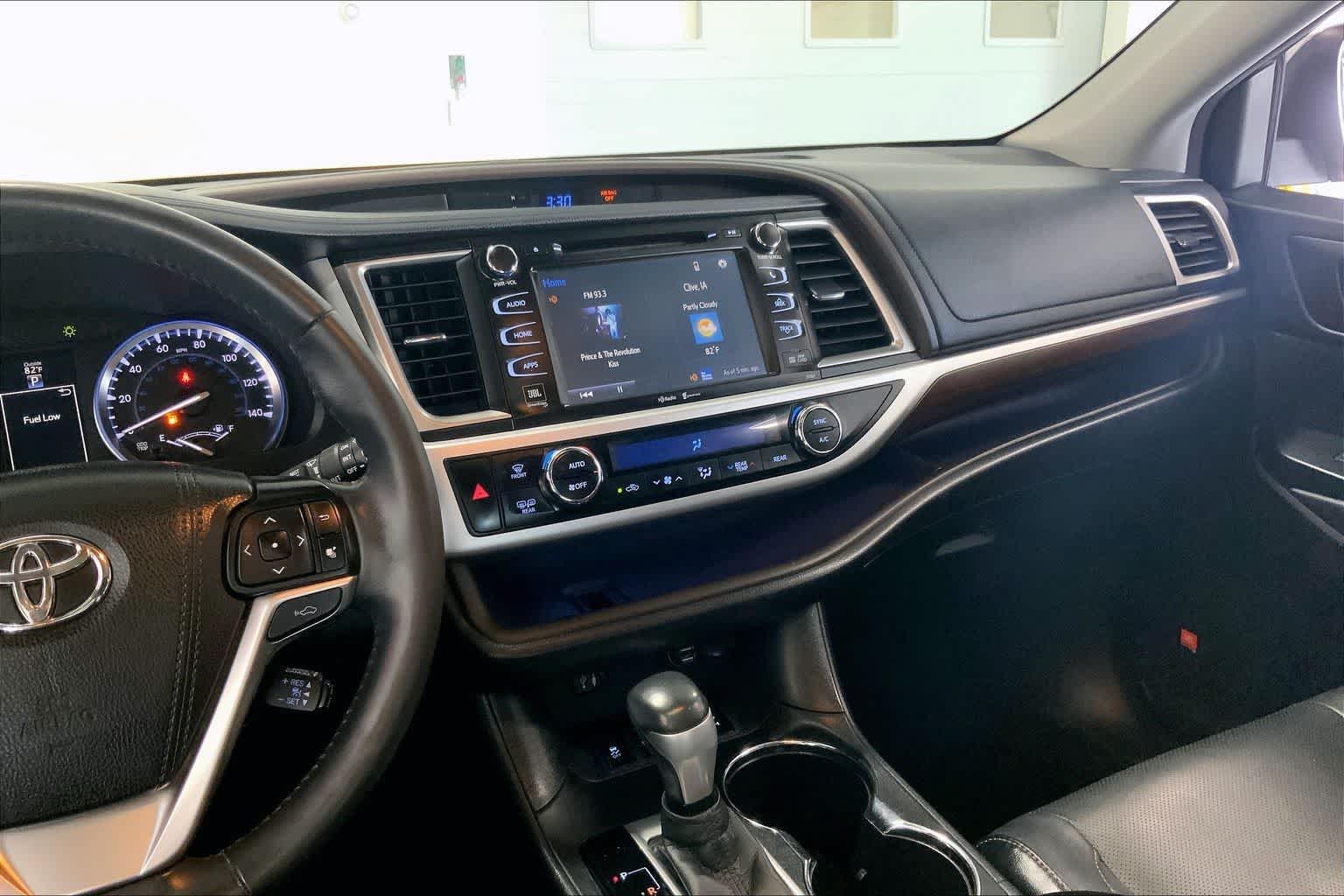 Thumbnail: 2015 Toyota Highlander - 14