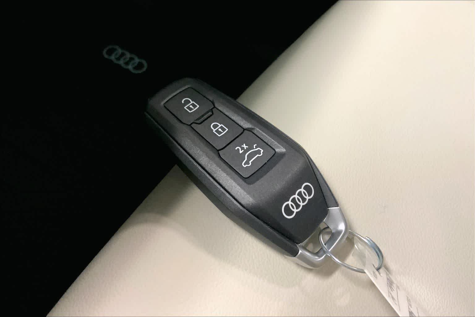 Thumbnail: 2025 Audi Q5 - 20