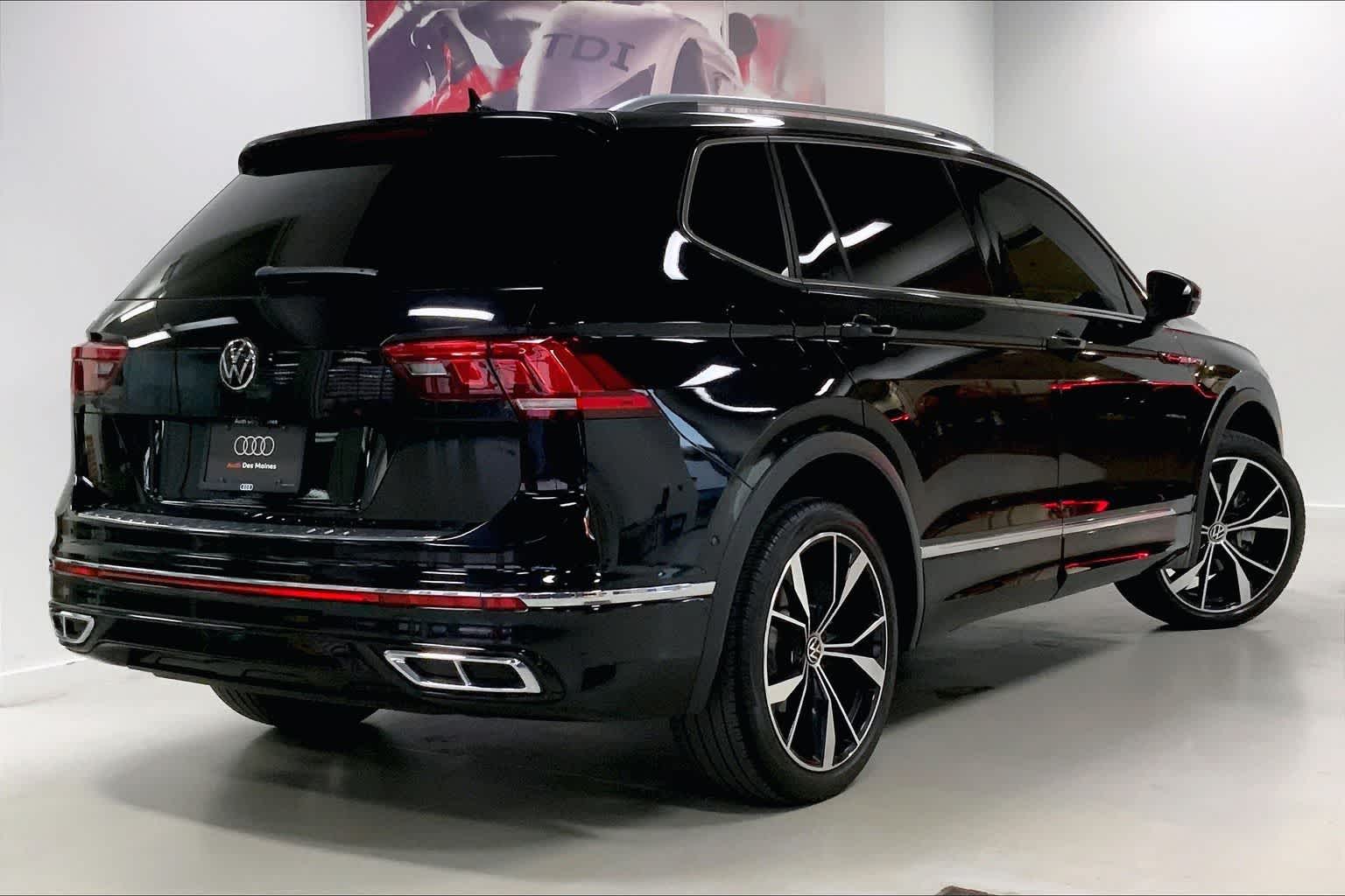 Thumbnail: 2023 Volkswagen Tiguan - 21