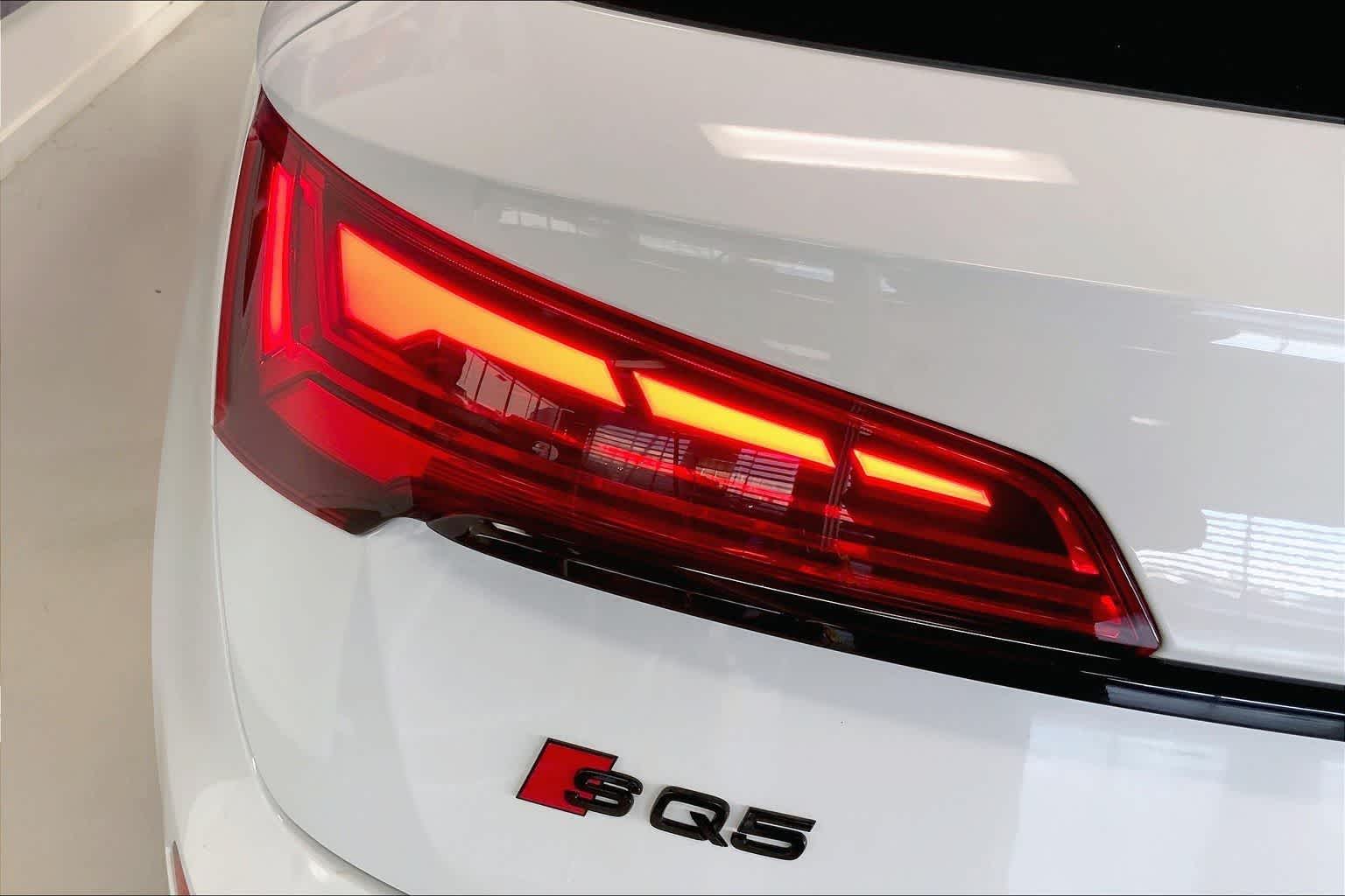 Thumbnail: 2025 Audi SQ5 - 32