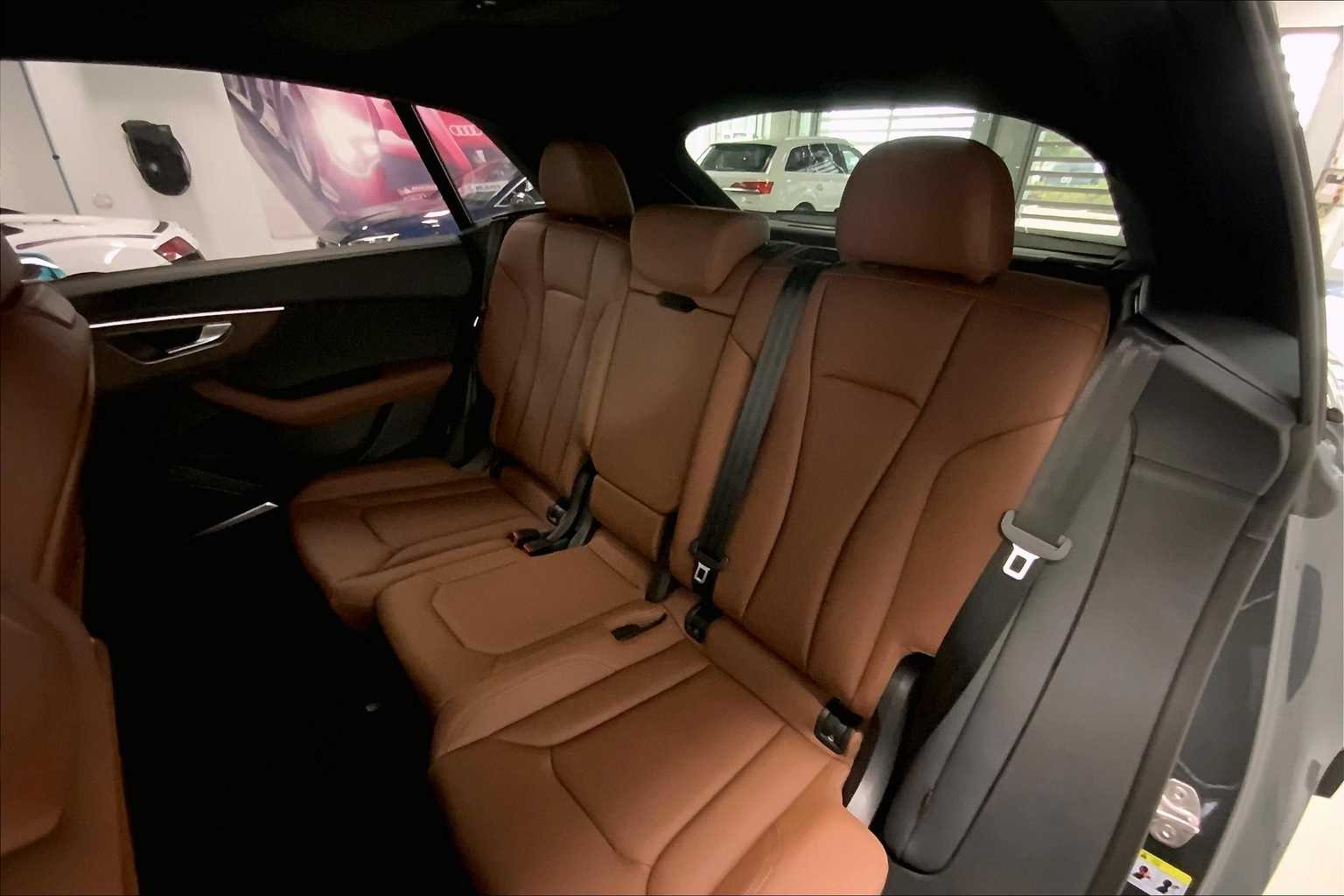 Thumbnail: 2026 Audi Q8 - 13