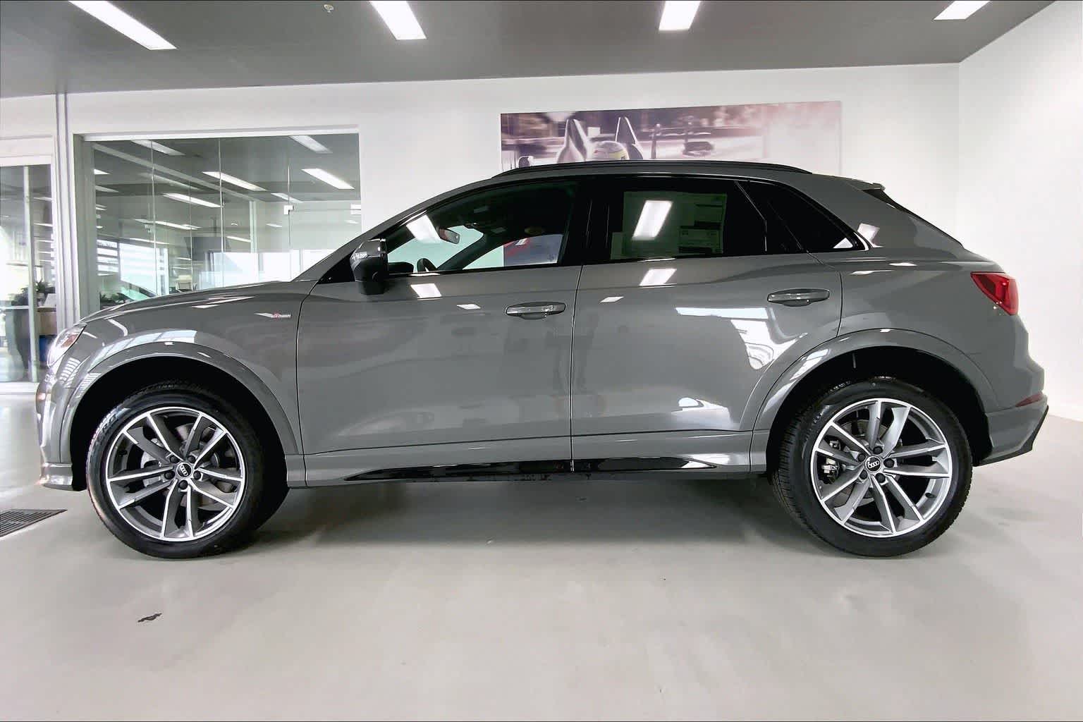 Thumbnail: 2025 Audi Q3 - 3