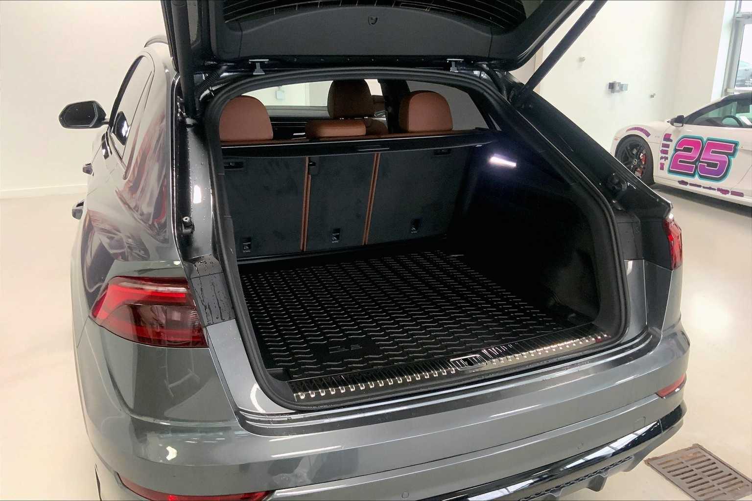 Thumbnail: 2026 Audi Q8 - 19