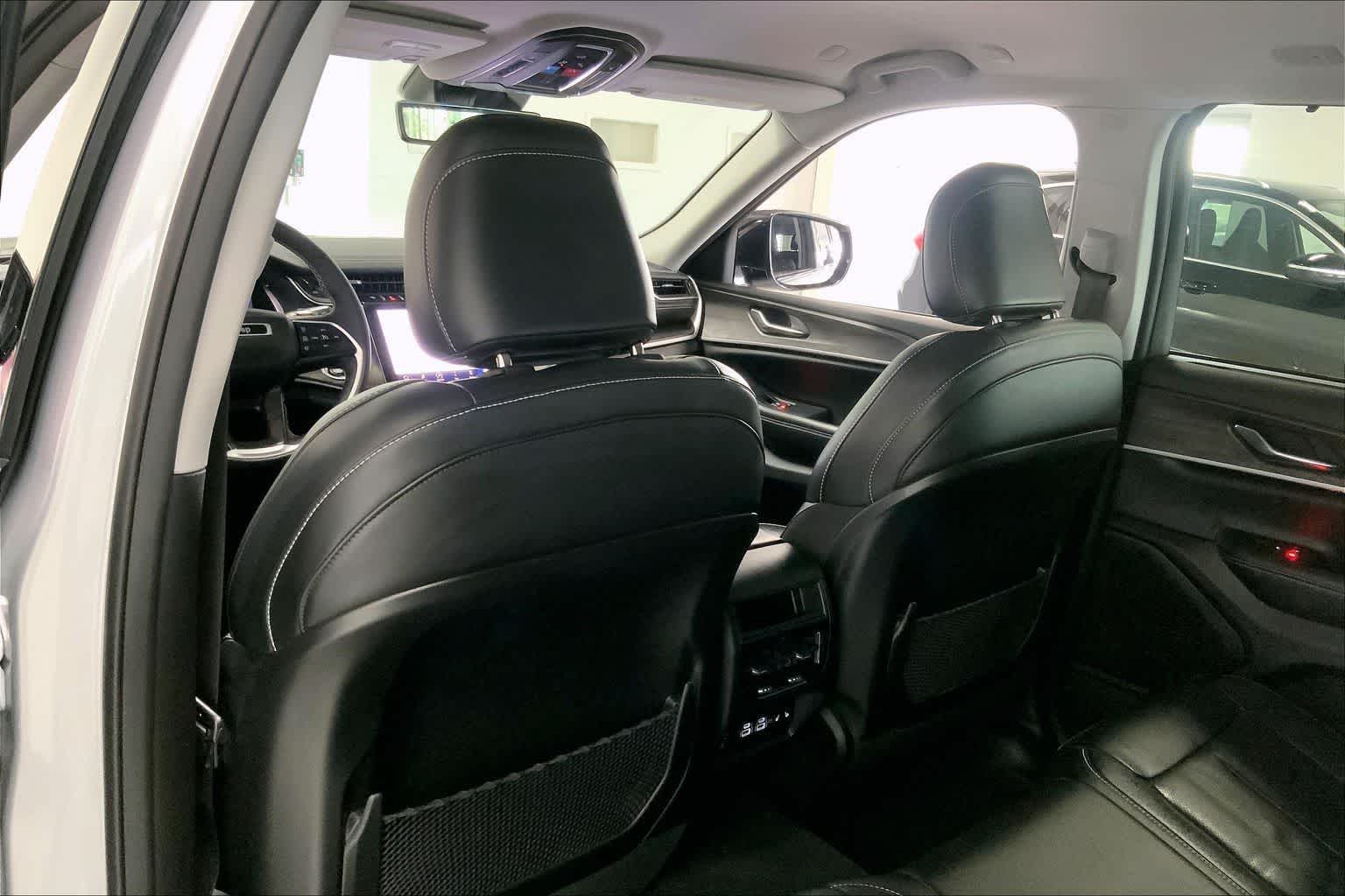 Thumbnail: 2023 Jeep Grand Cherokee - 11