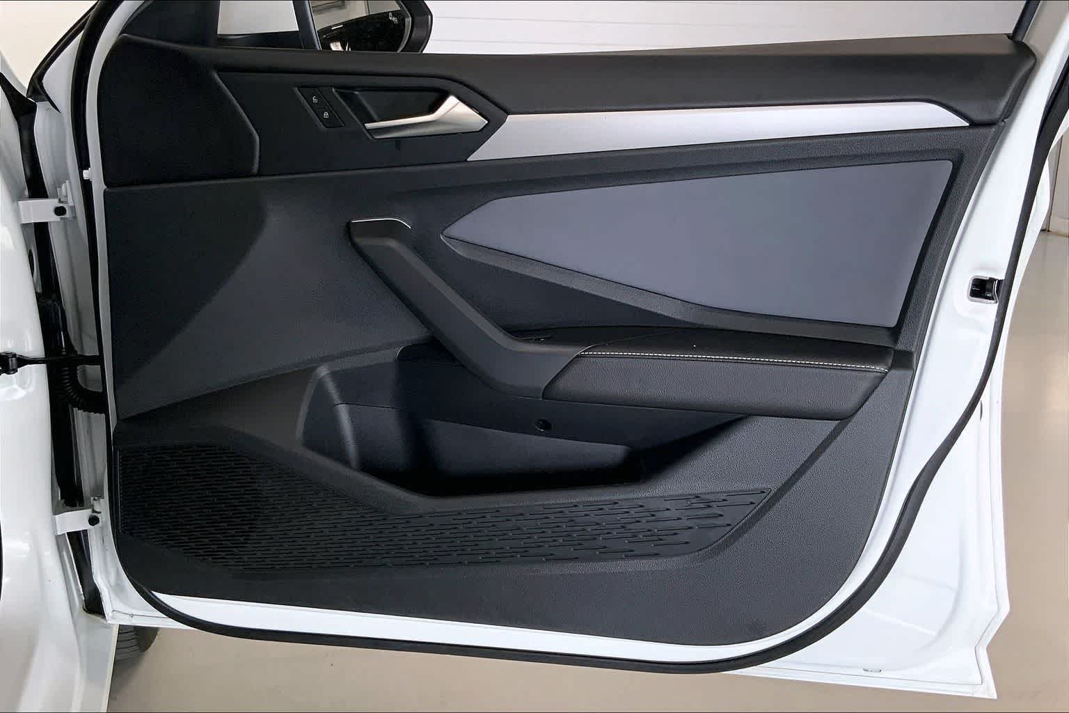 Thumbnail: 2025 Volkswagen Jetta - 25