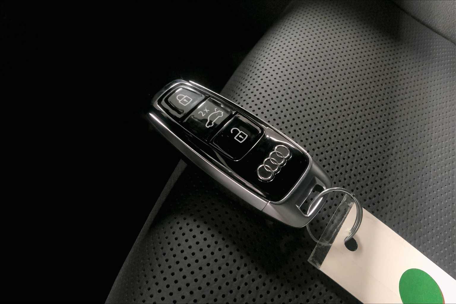 Thumbnail: 2026 Audi Q7 - 20