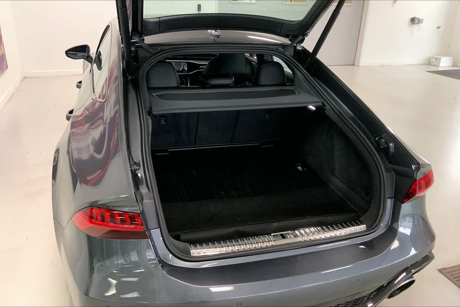 Thumbnail: 2022 Audi RS 7 - 16