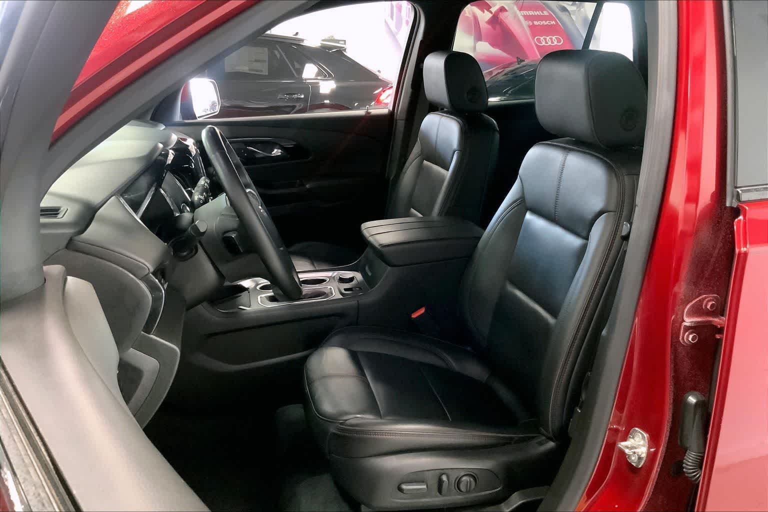 Thumbnail: 2023 Chevrolet Traverse - 10