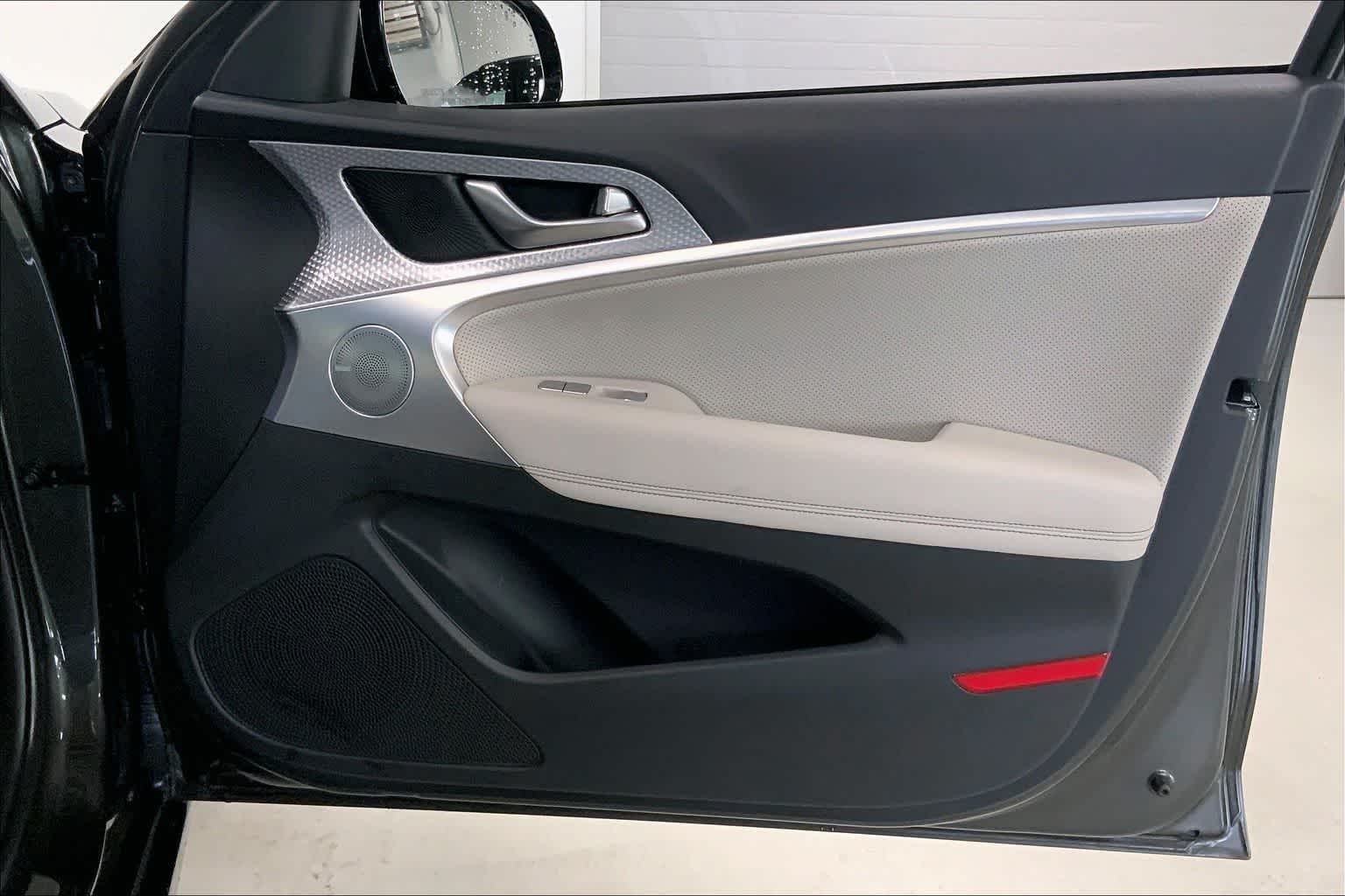 Thumbnail: 2023 Genesis G70 - 26