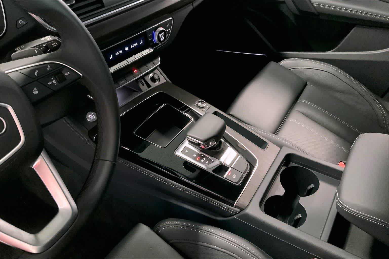 Thumbnail: 2025 Audi Q5 - 15