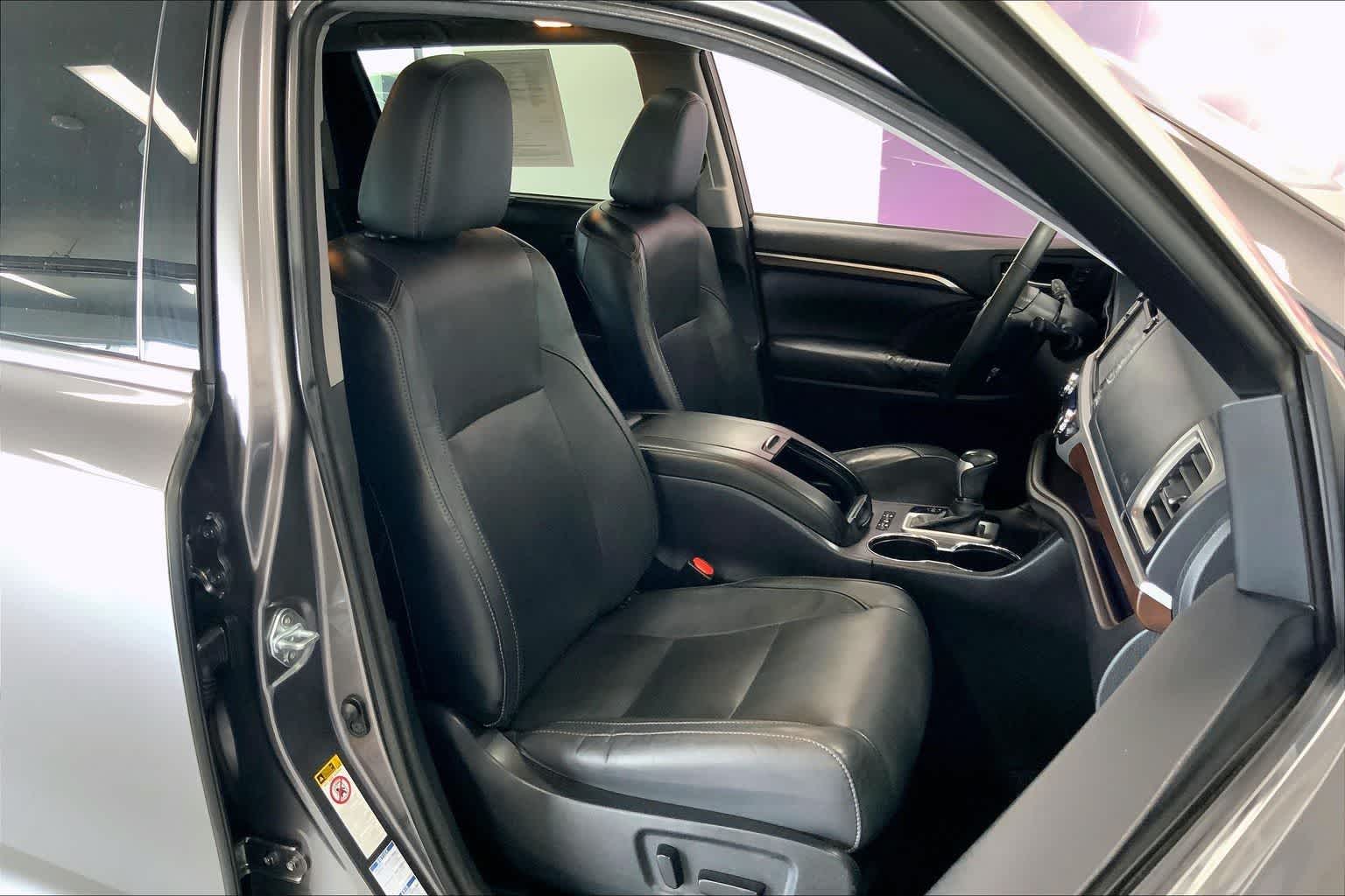 Thumbnail: 2015 Toyota Highlander - 12