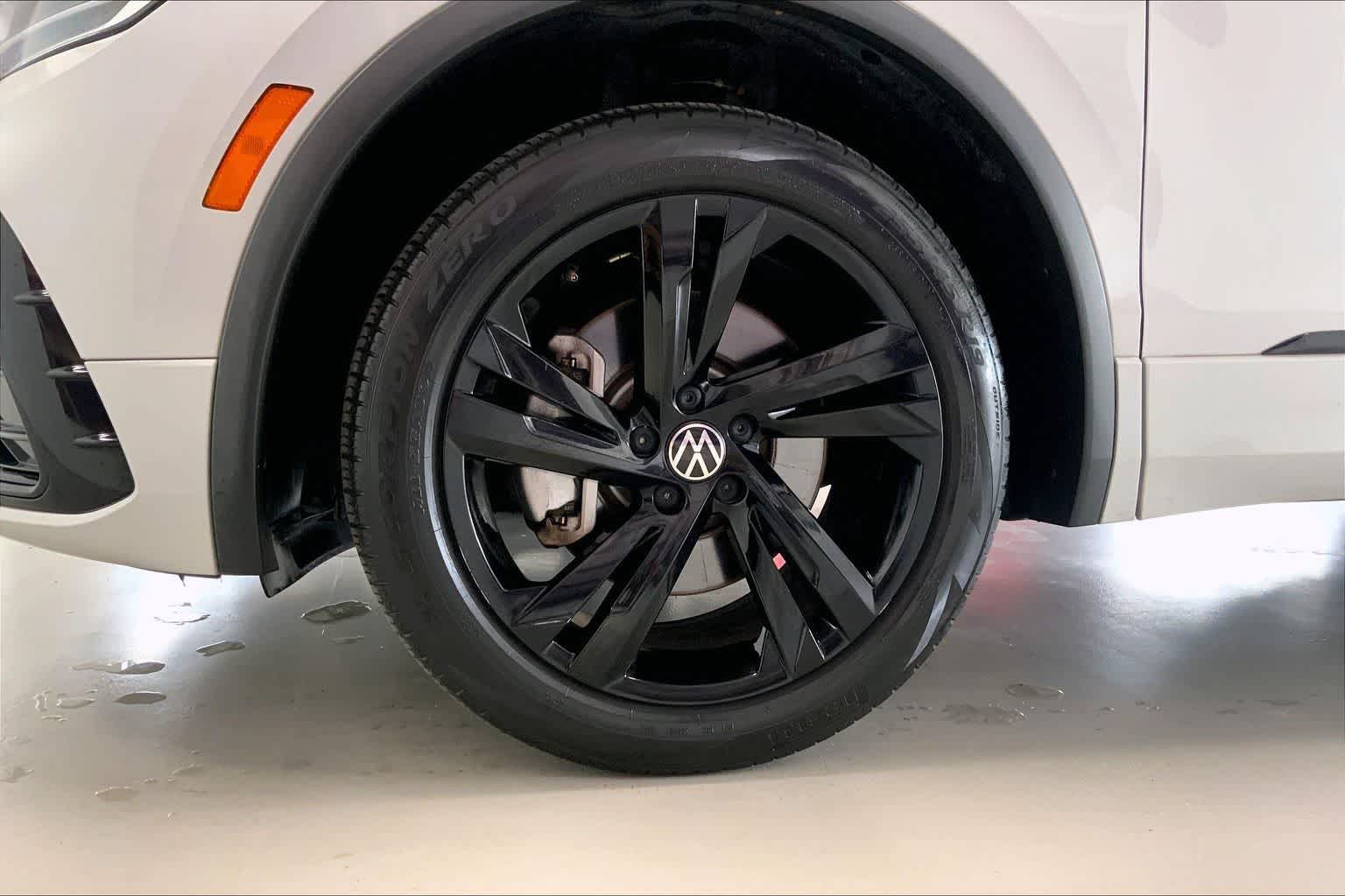 Thumbnail: 2023 Volkswagen Tiguan - 8