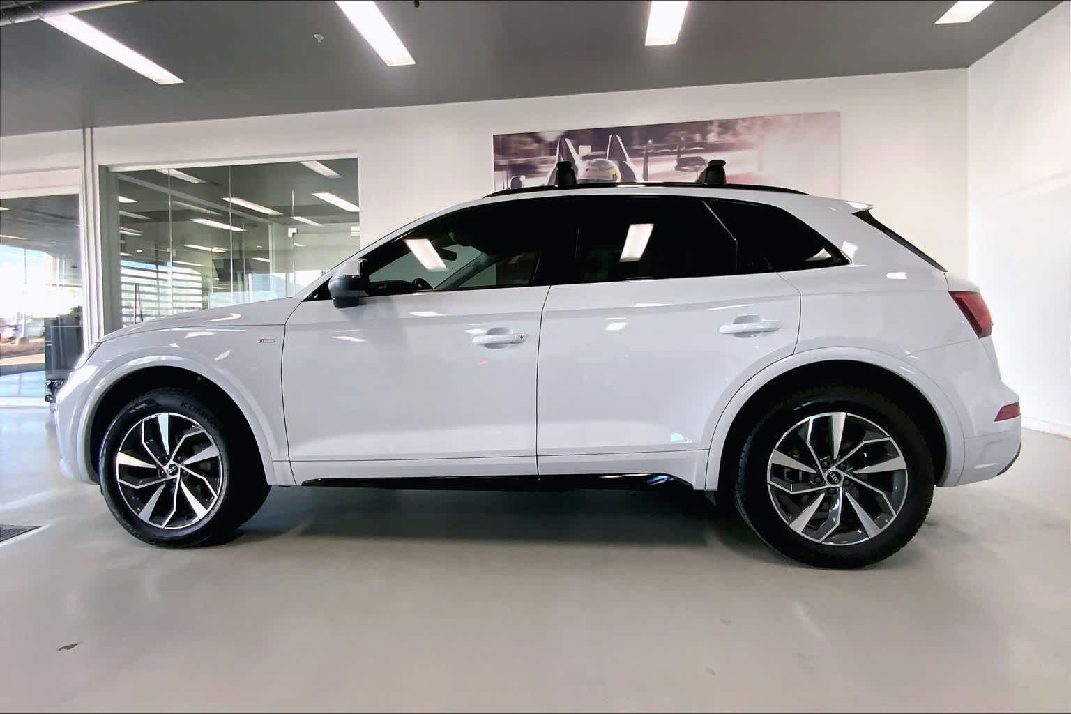 Thumbnail: 2023 Audi Q5 - 3