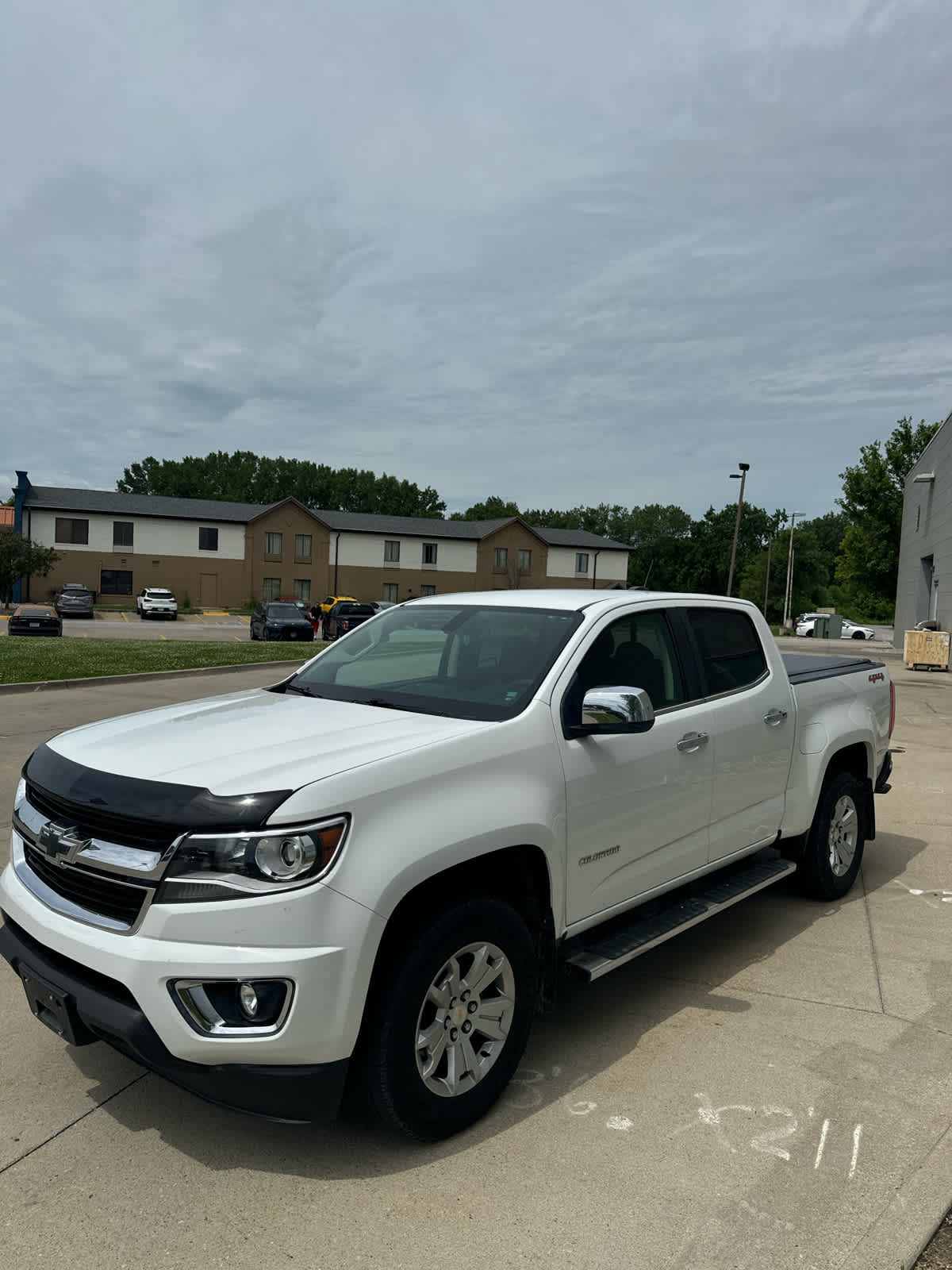 Thumbnail: 2017 Chevrolet Colorado - 3