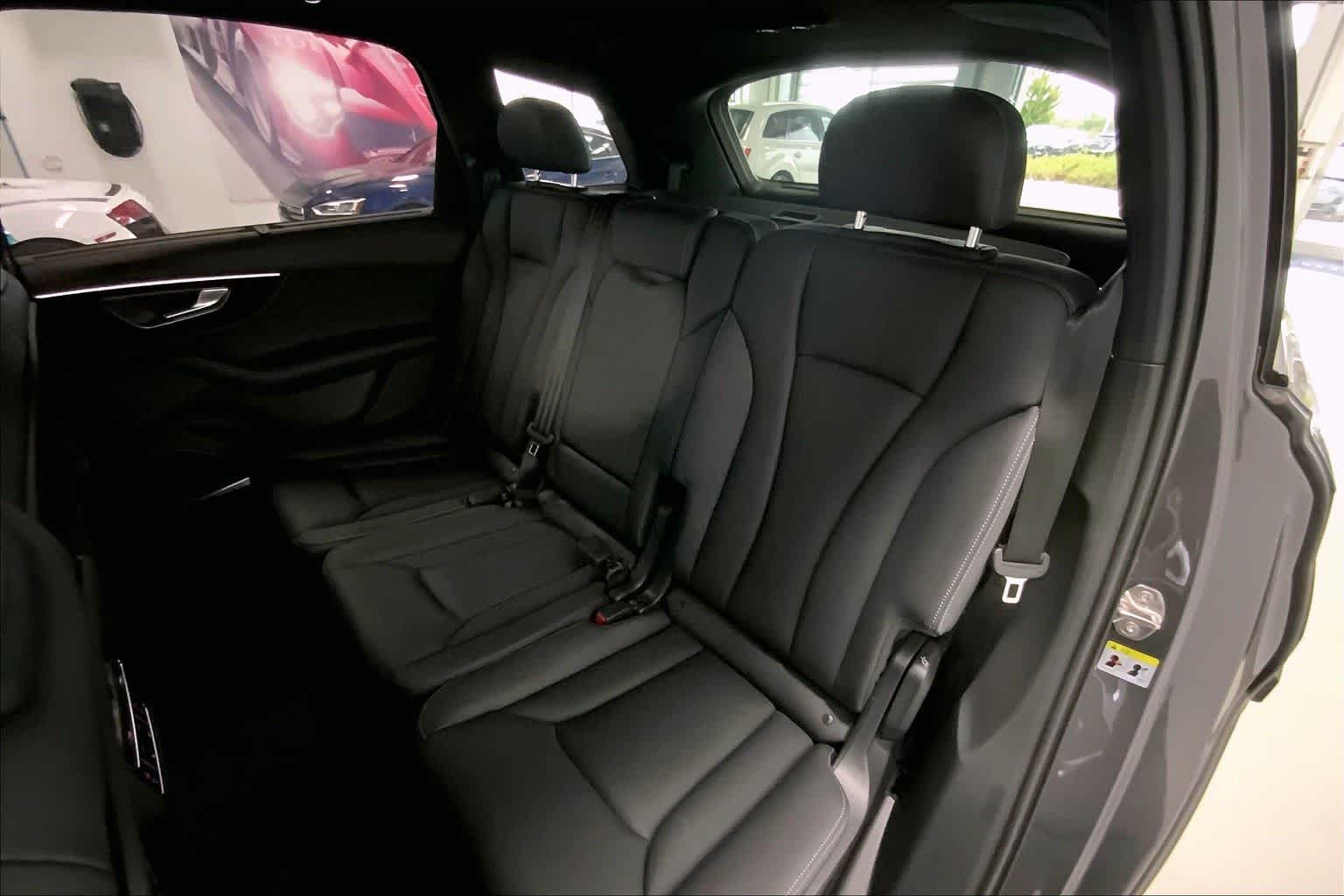 Thumbnail: 2026 Audi Q7 - 13