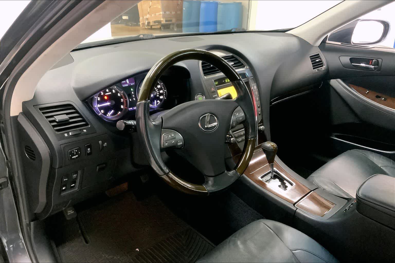 Thumbnail: 2011 Lexus ES - 2
