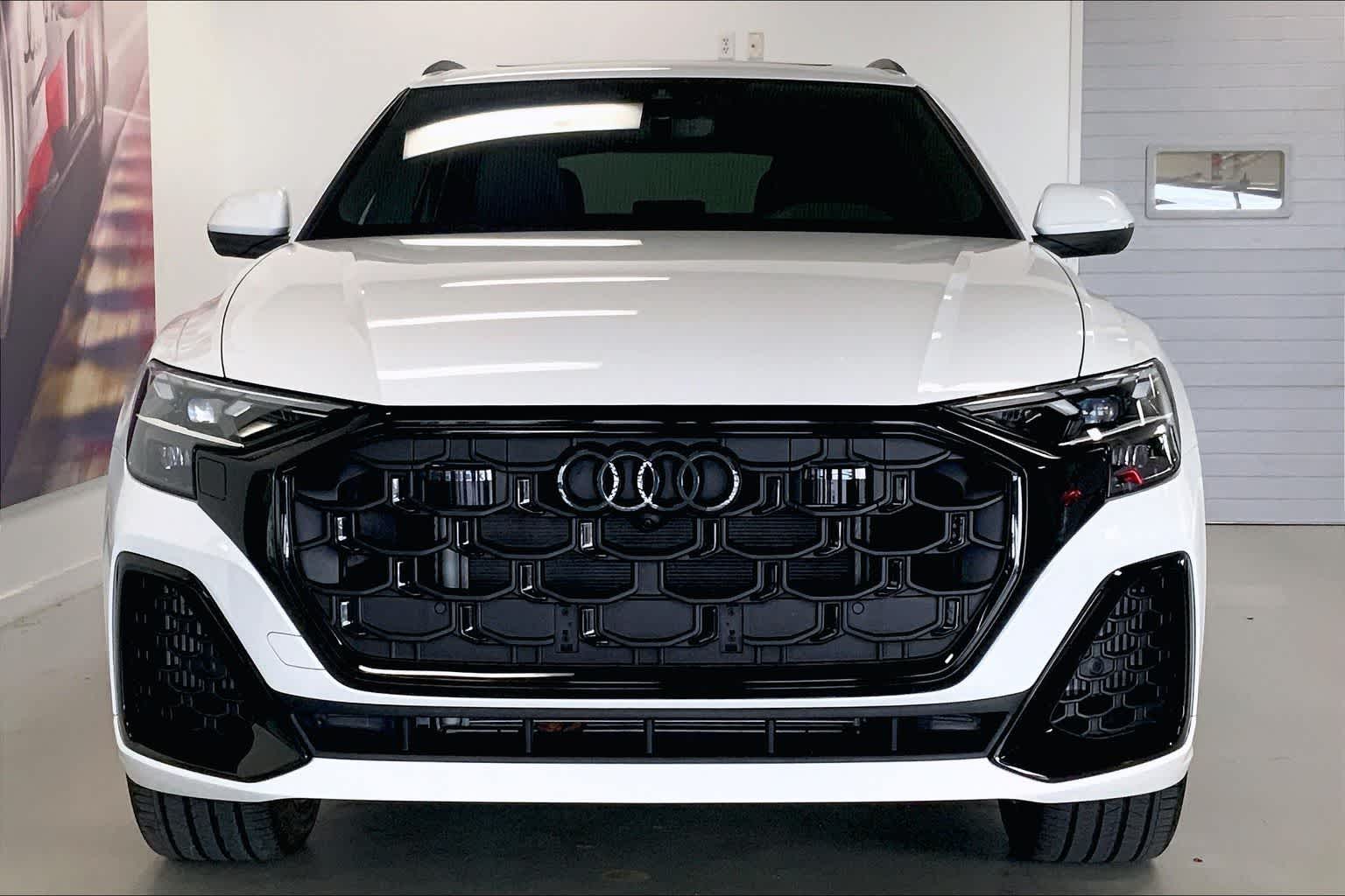 Thumbnail: 2025 Audi Q8 - 6